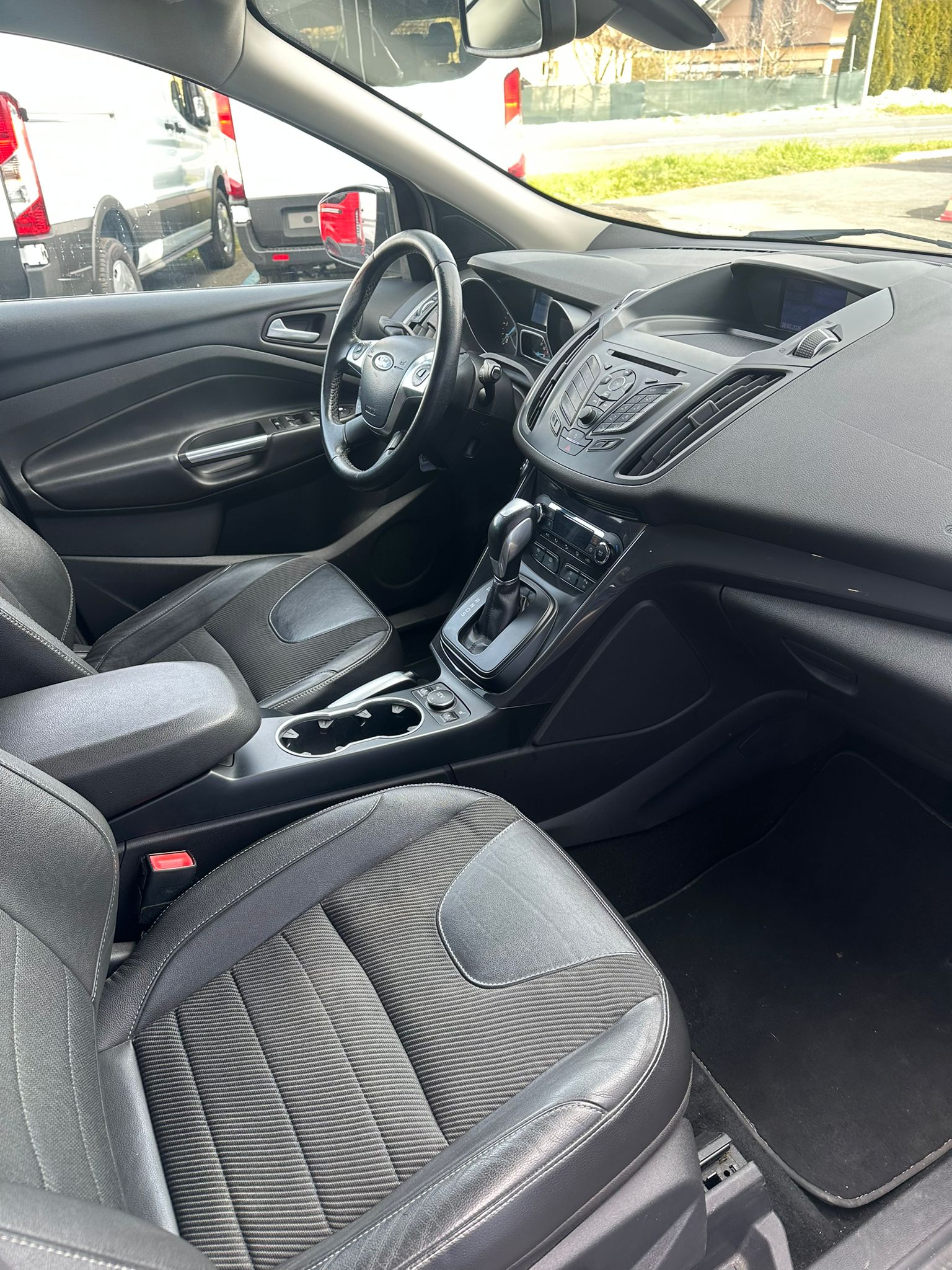 FORD Kuga 2.0 TDCi 140 Carving FPS-image-11
