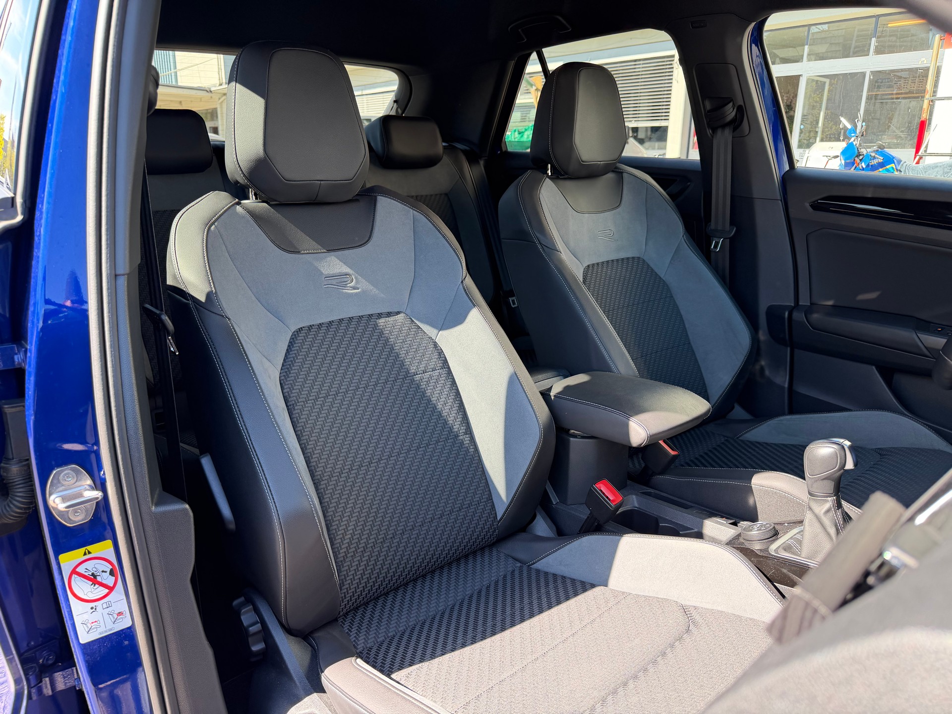 VW T-Roc 2.0 TSI R DSG 4Motion-image-8
