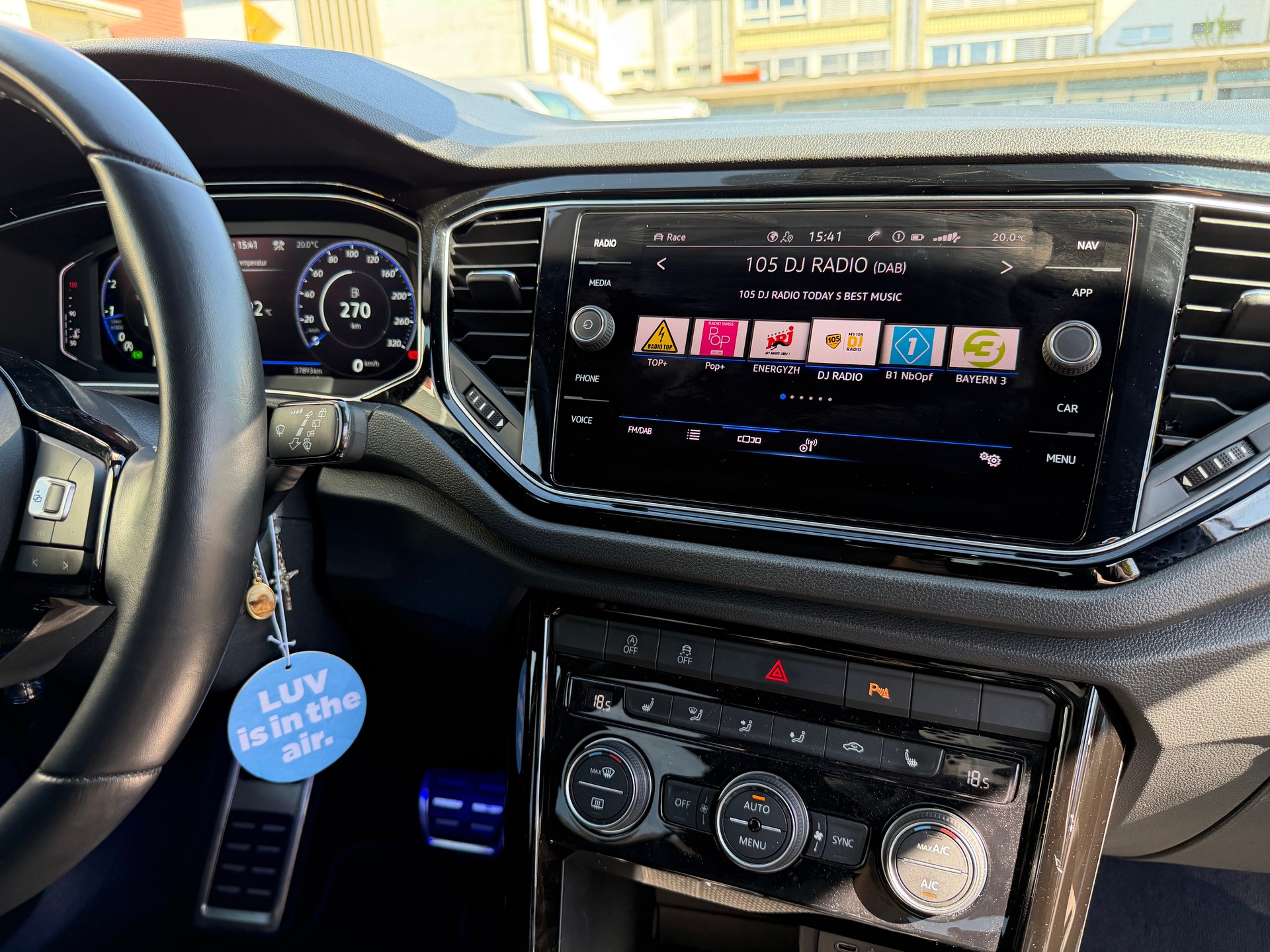 VW T-Roc 2.0 TSI R DSG 4Motion-image-9