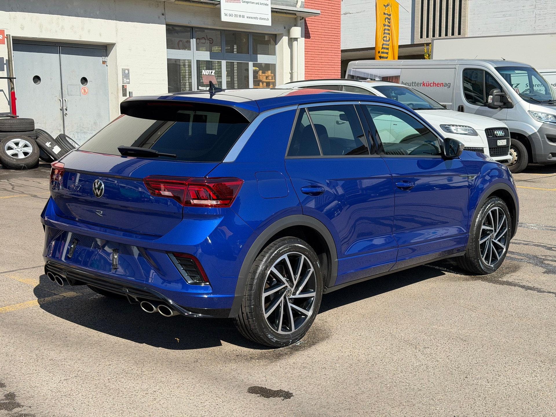 VW T-Roc 2.0 TSI R DSG 4Motion-image-4