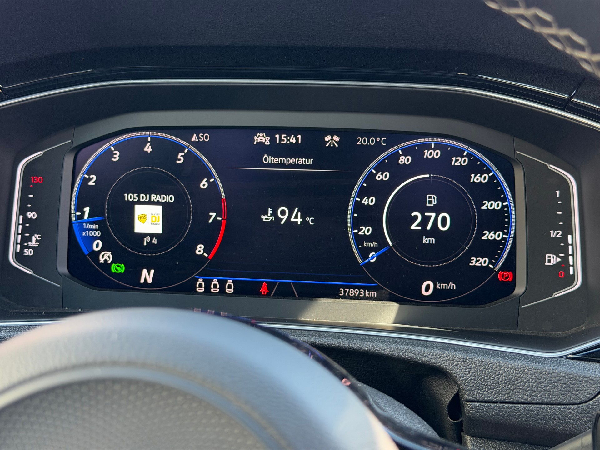 VW T-Roc 2.0 TSI R DSG 4Motion-image-10