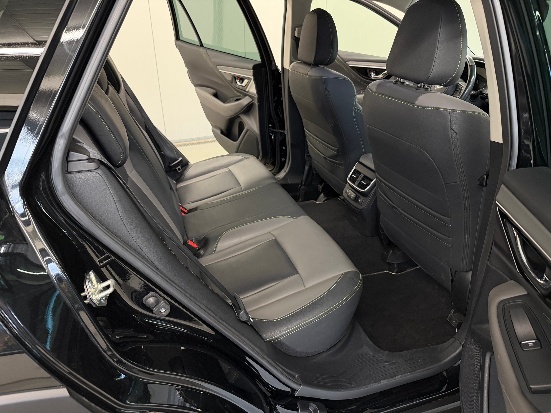 SUBARU Outback 2.5i Crossroad AWD Lineartronic-image-14