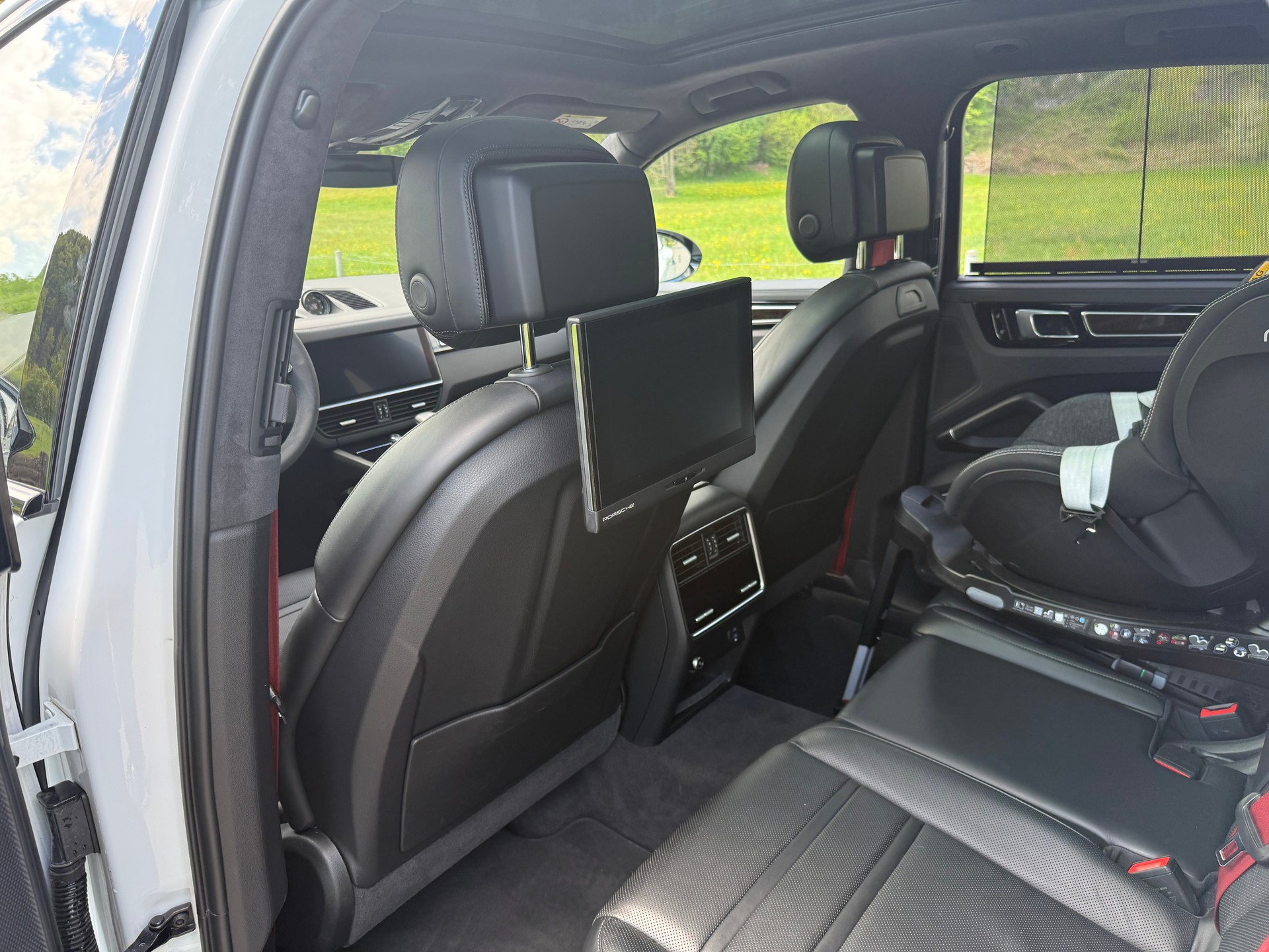 PORSCHE Cayenne E-Hybrid-image-5