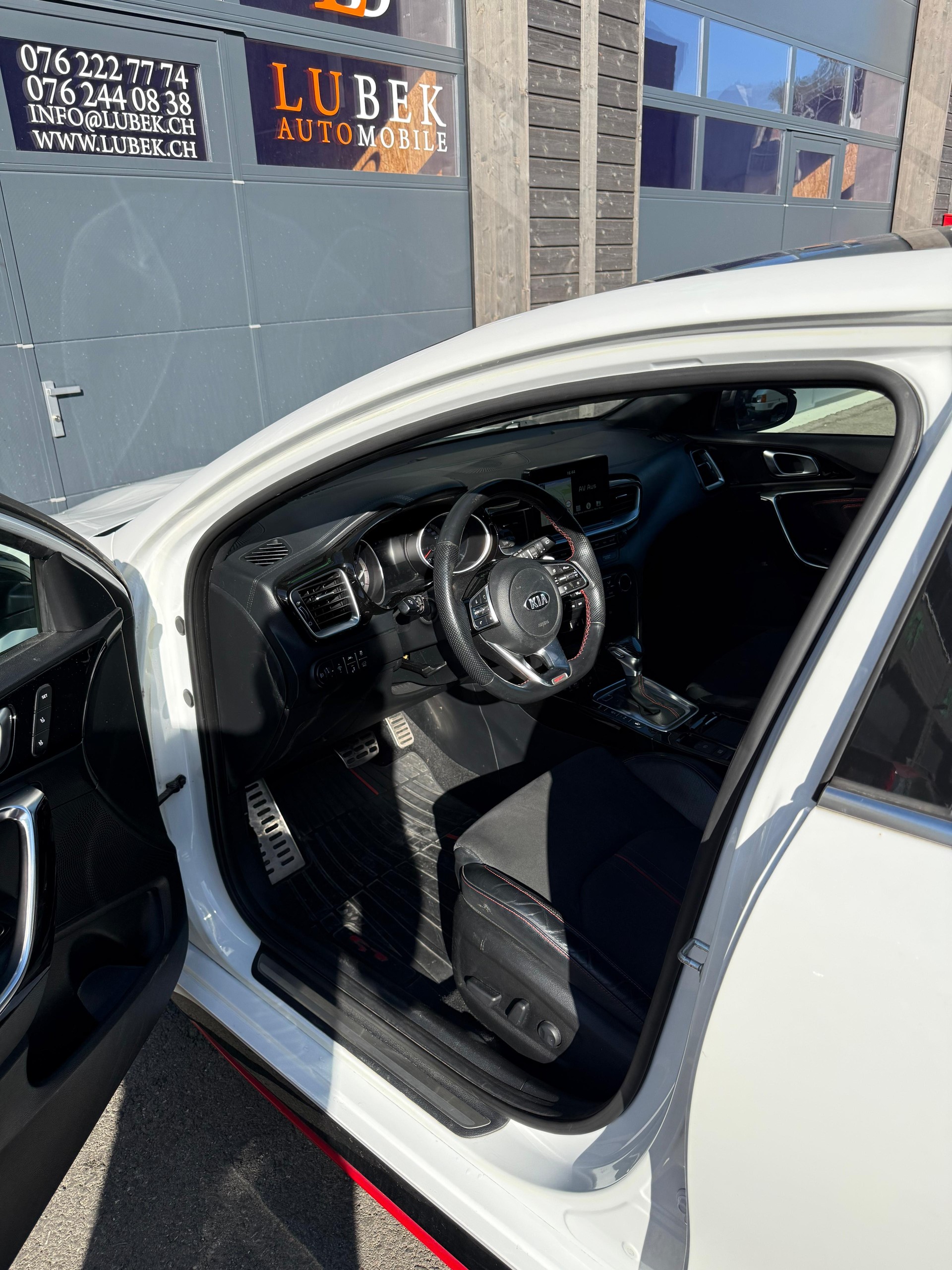 KIA ProCeed 1.6 T-GDi GT DCT-image-4