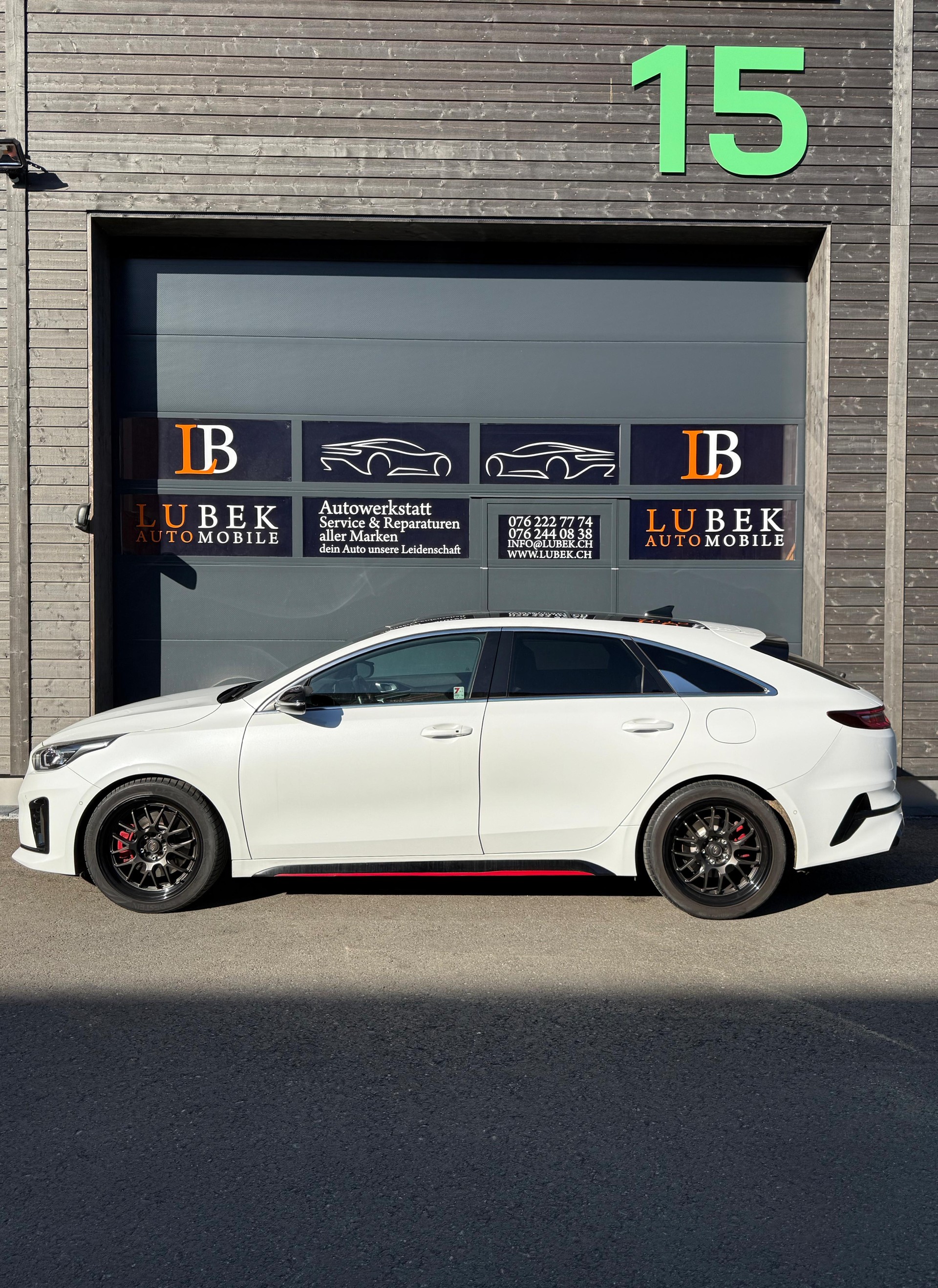 KIA ProCeed 1.6 T-GDi GT DCT-image-1