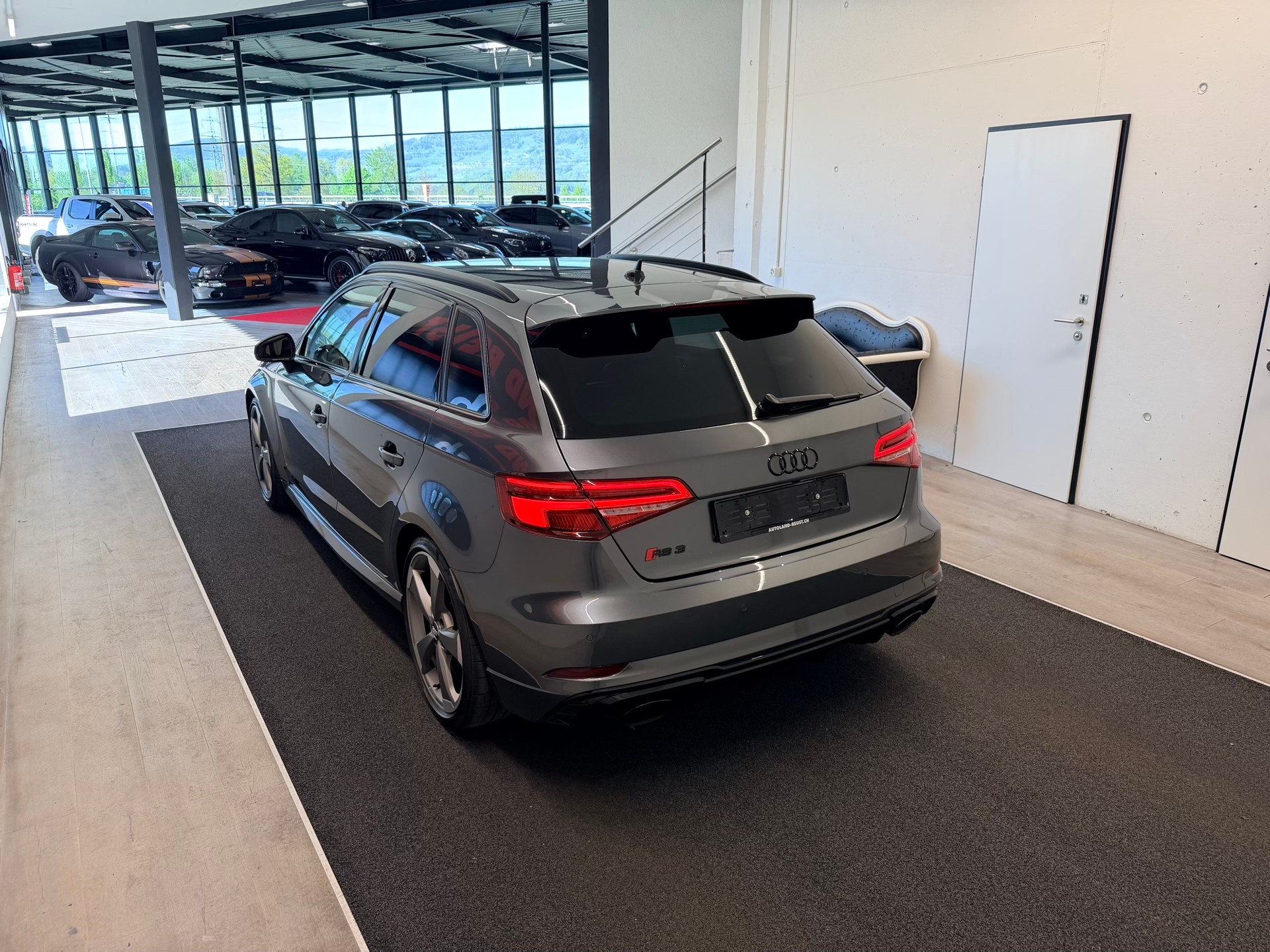 AUDI RS3 Sportback 2.5 TSI quattro S-tronic-image-8