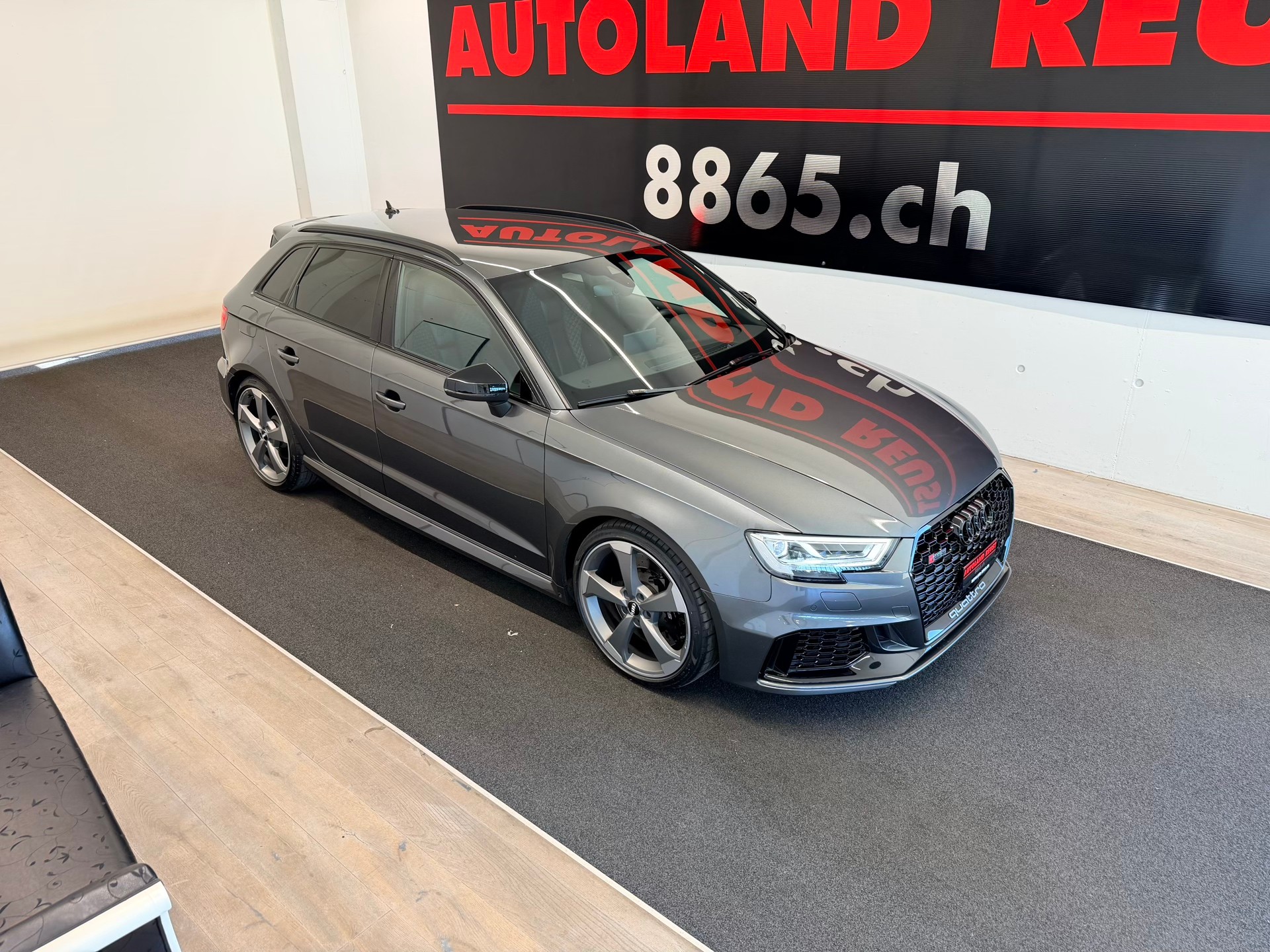 AUDI RS3 Sportback 2.5 TSI quattro S-tronic-image-4
