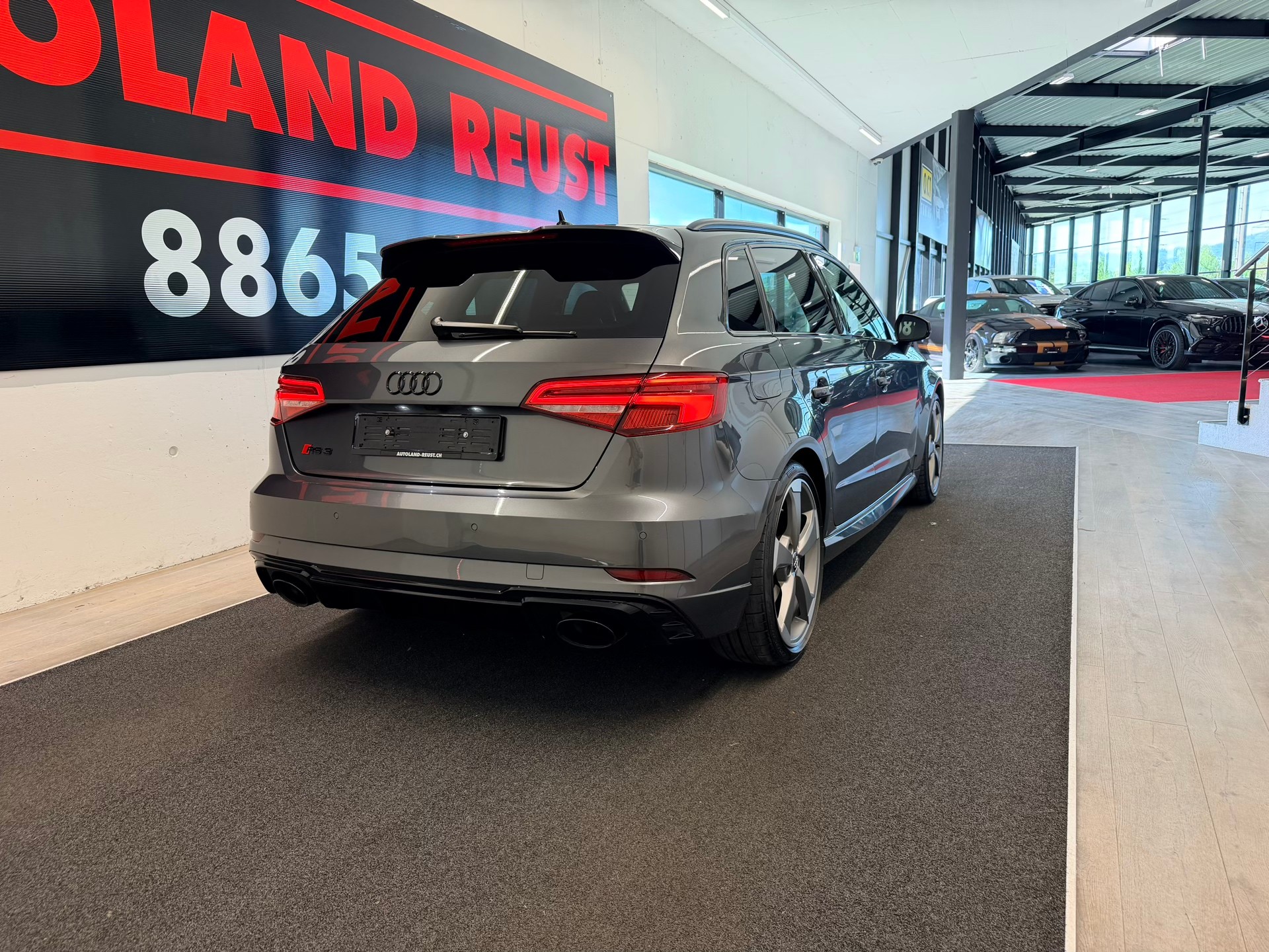 AUDI RS3 Sportback 2.5 TSI quattro S-tronic-image-6