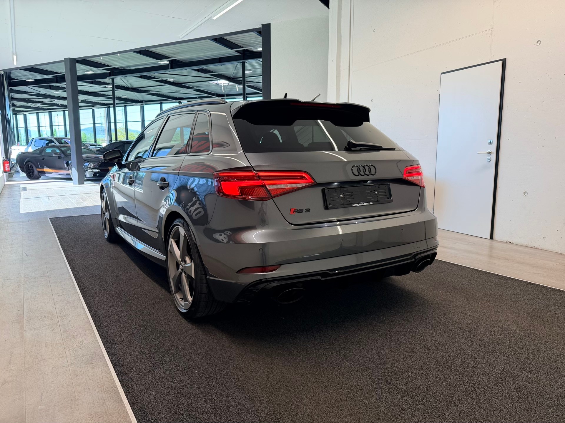 AUDI RS3 Sportback 2.5 TSI quattro S-tronic-image-7