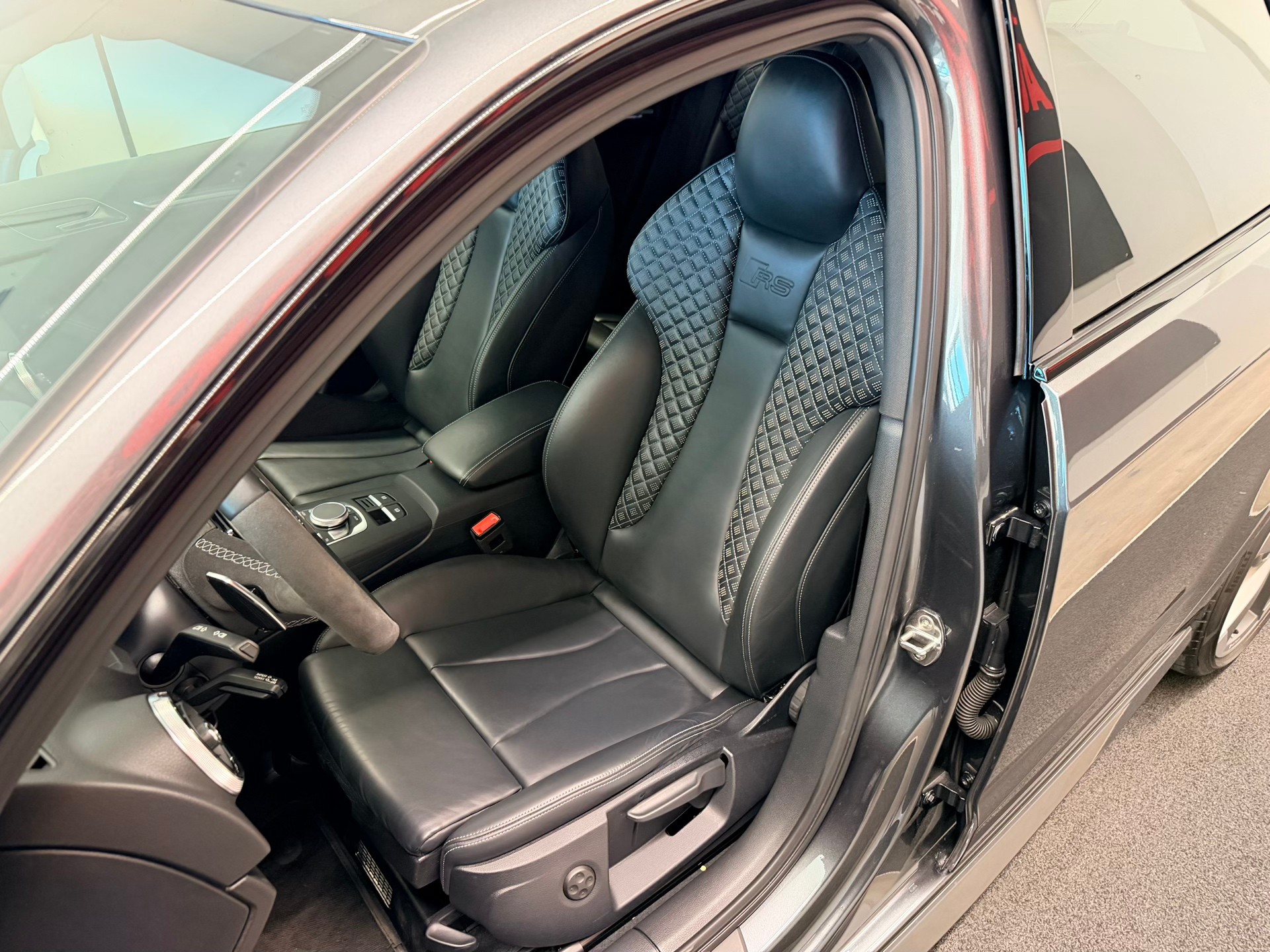 AUDI RS3 Sportback 2.5 TSI quattro S-tronic-image-14