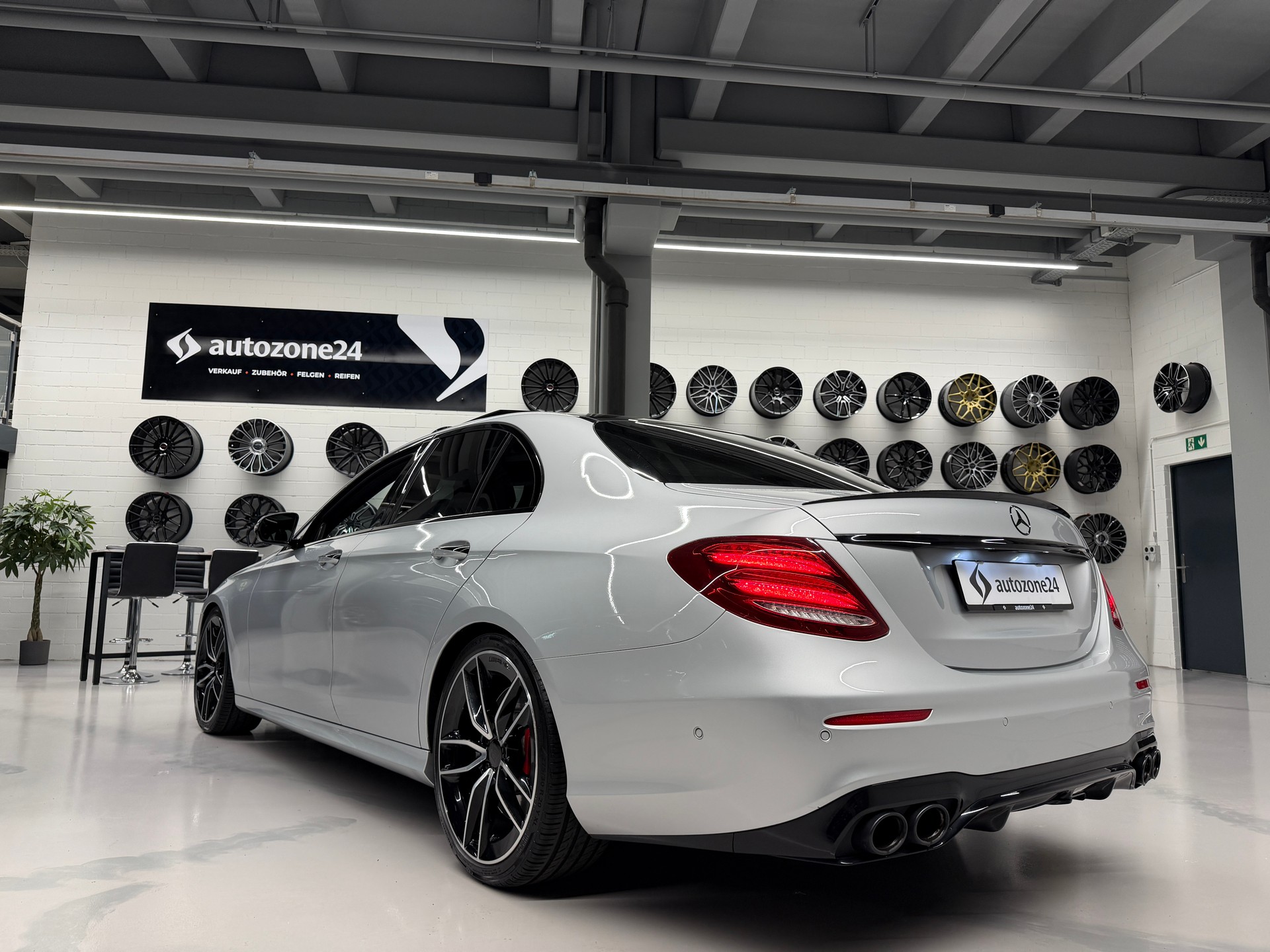 MERCEDES-BENZ E 53 AMG 4matic+-image-3