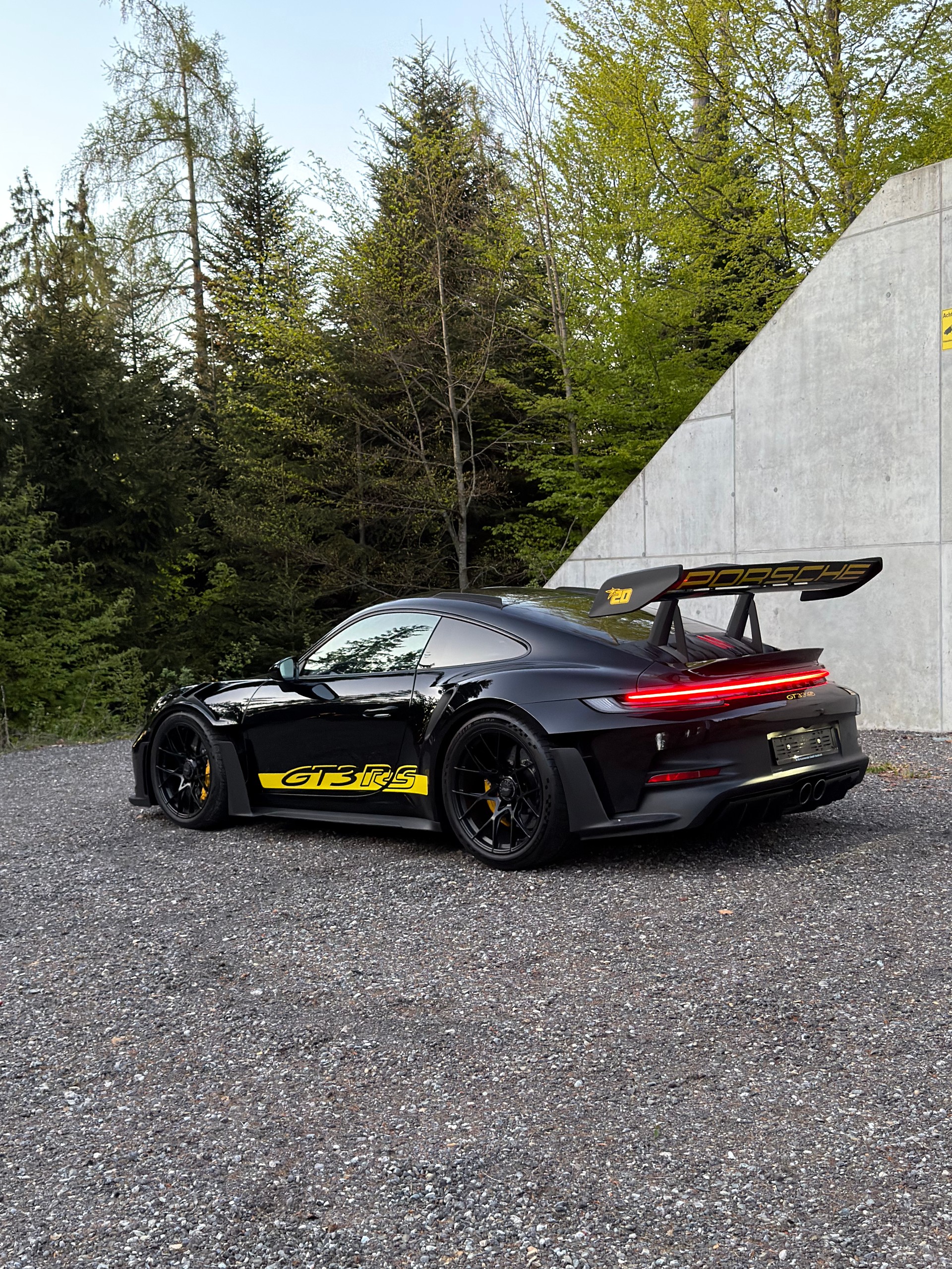 PORSCHE 911 GT3 RS-image-4