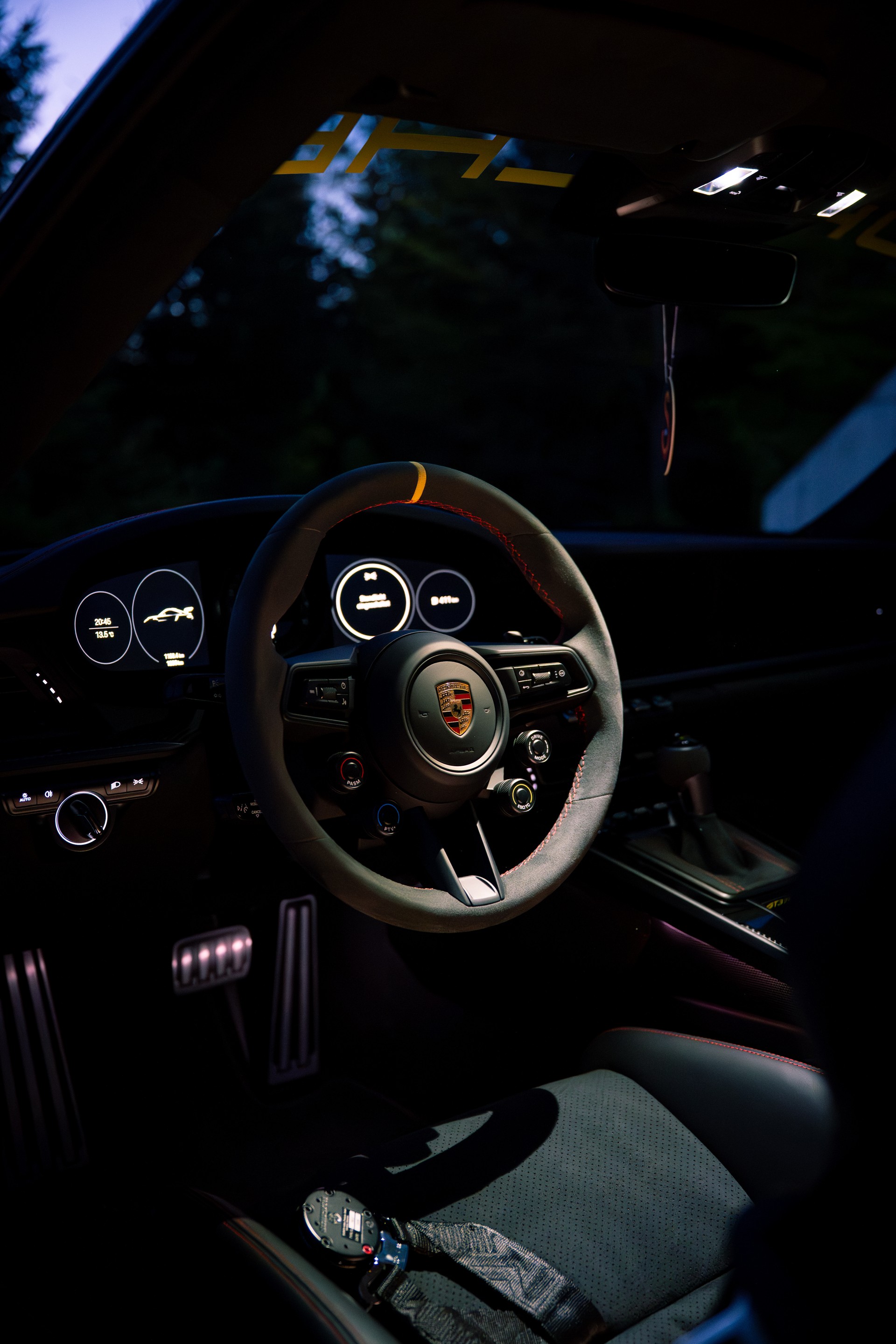 PORSCHE 911 GT3 RS-image-12