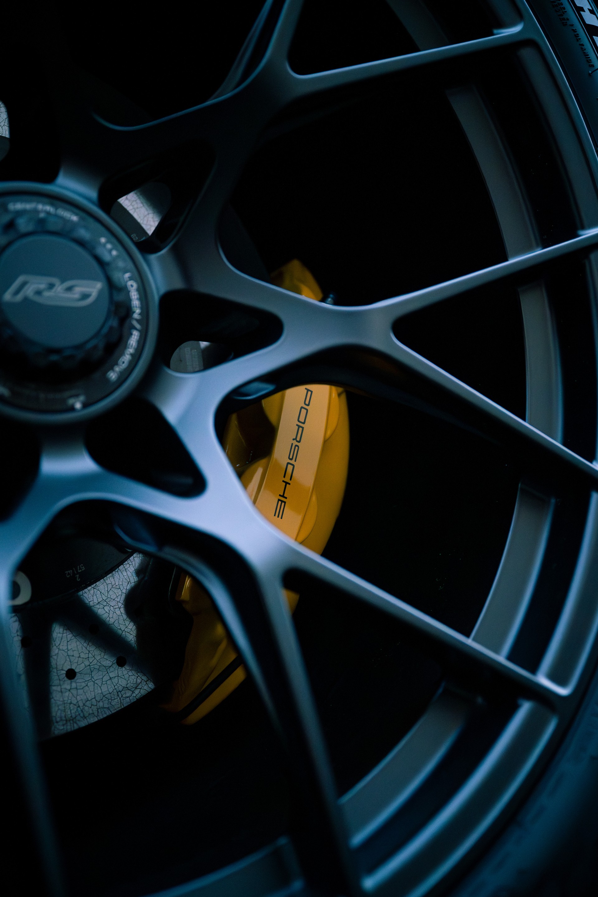 PORSCHE 911 GT3 RS-image-8