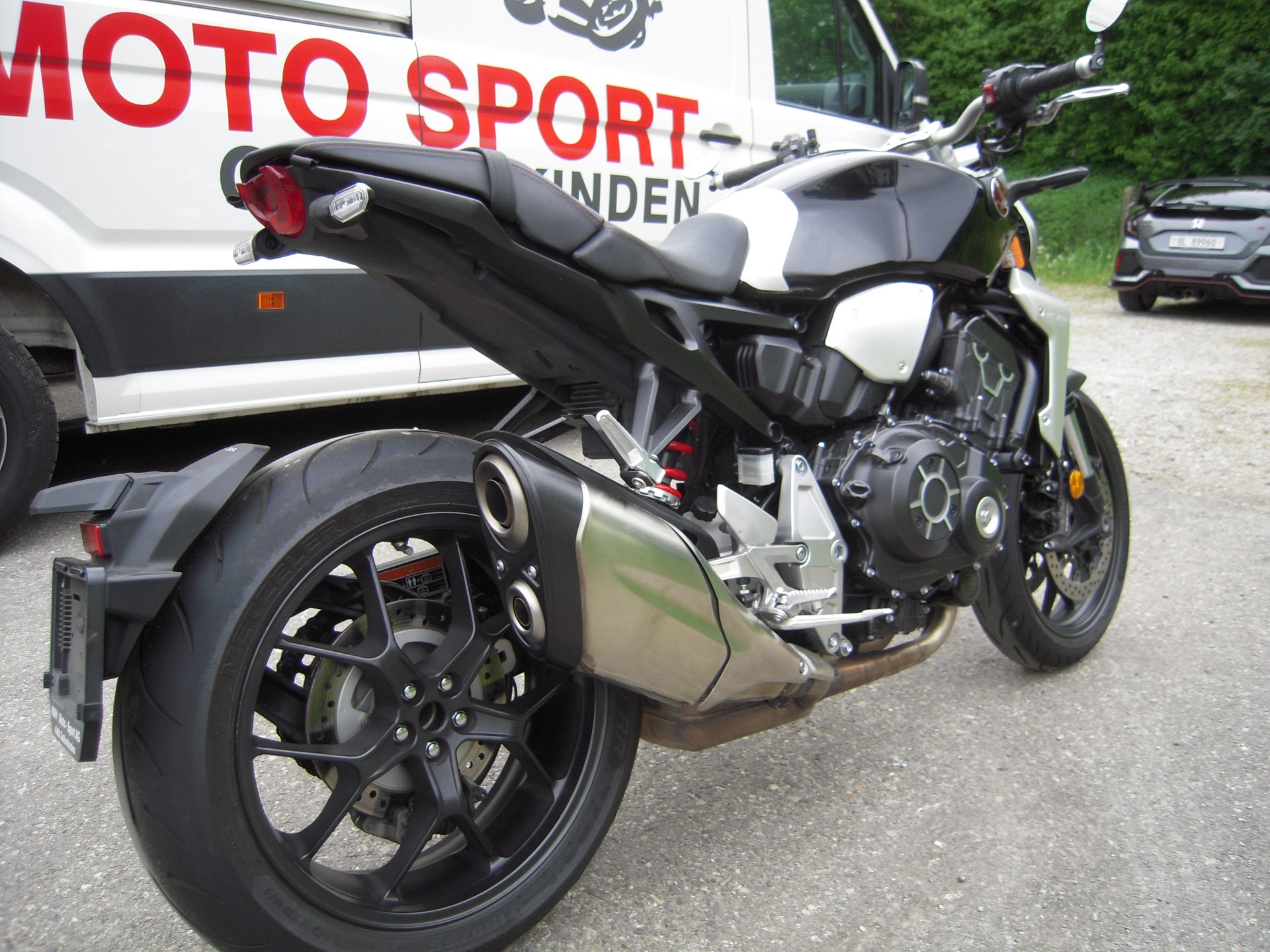 HONDA CB 1000 R ABS-image-4