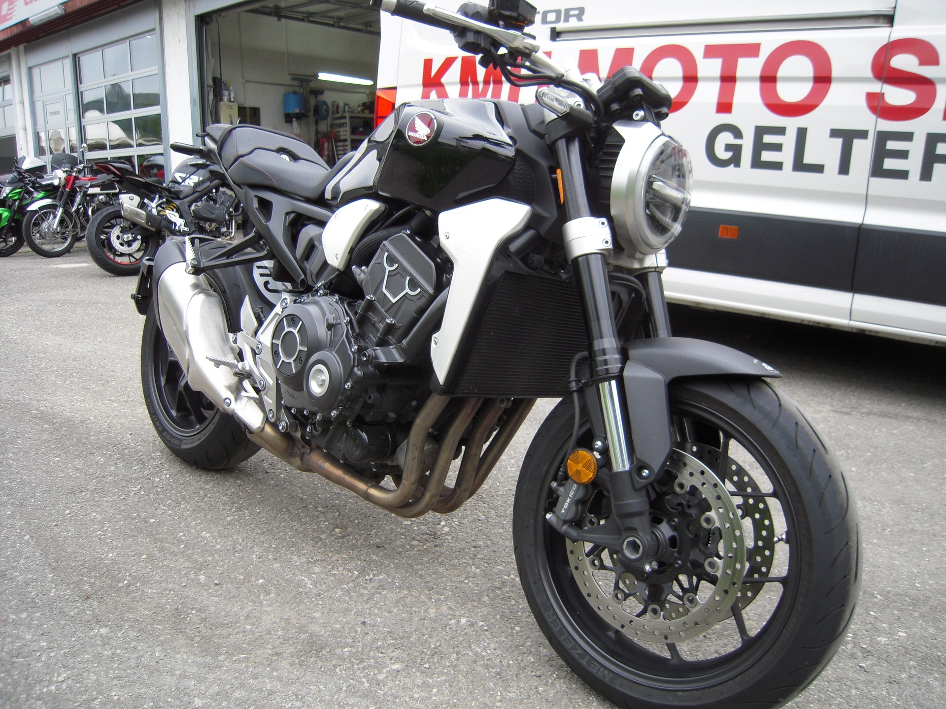 HONDA CB 1000 R ABS-image-1