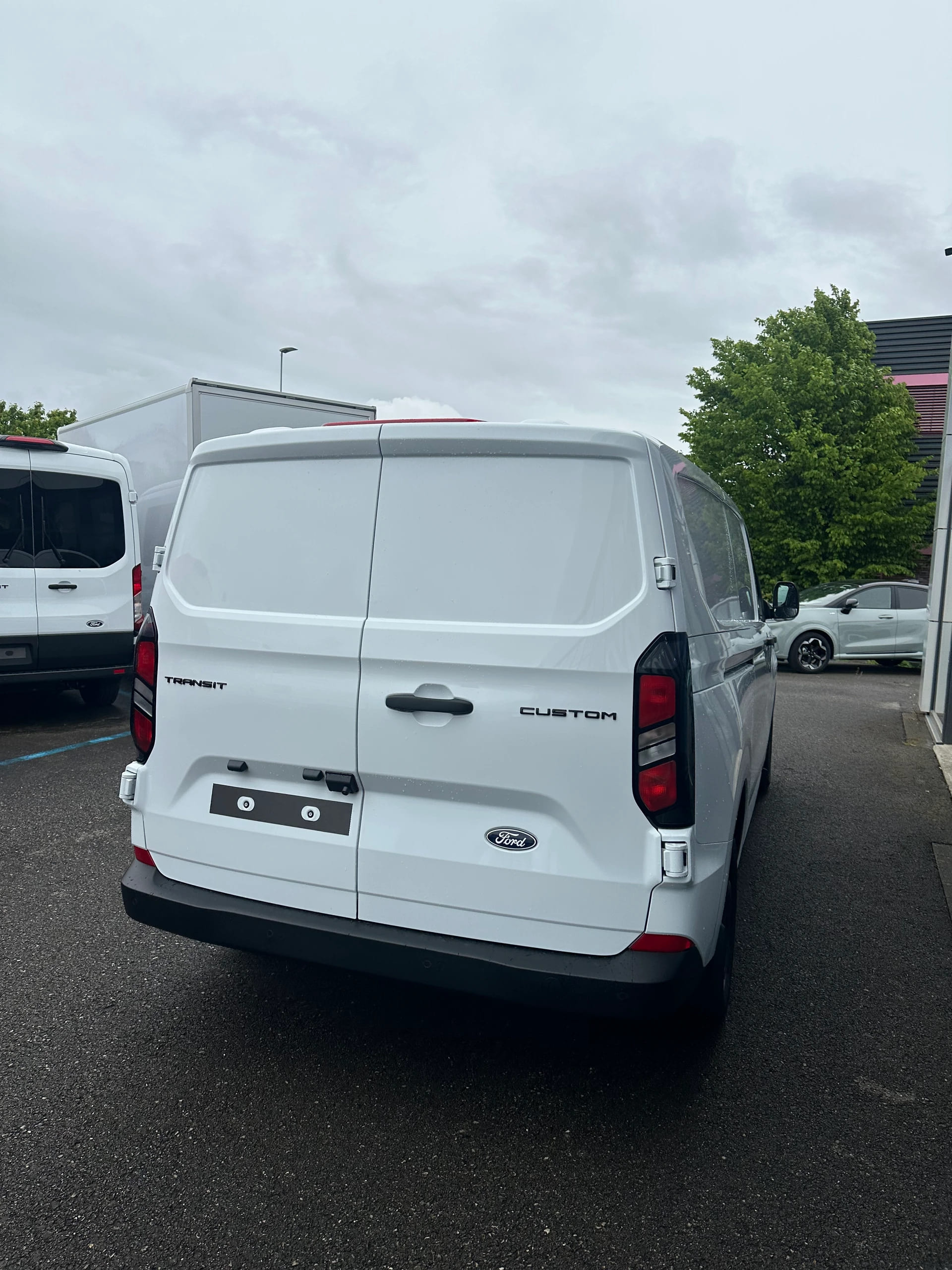 FORD Transit Custom Van 320 L2 2.0 EcoBl Trend/170CV/Aut.-image-6
