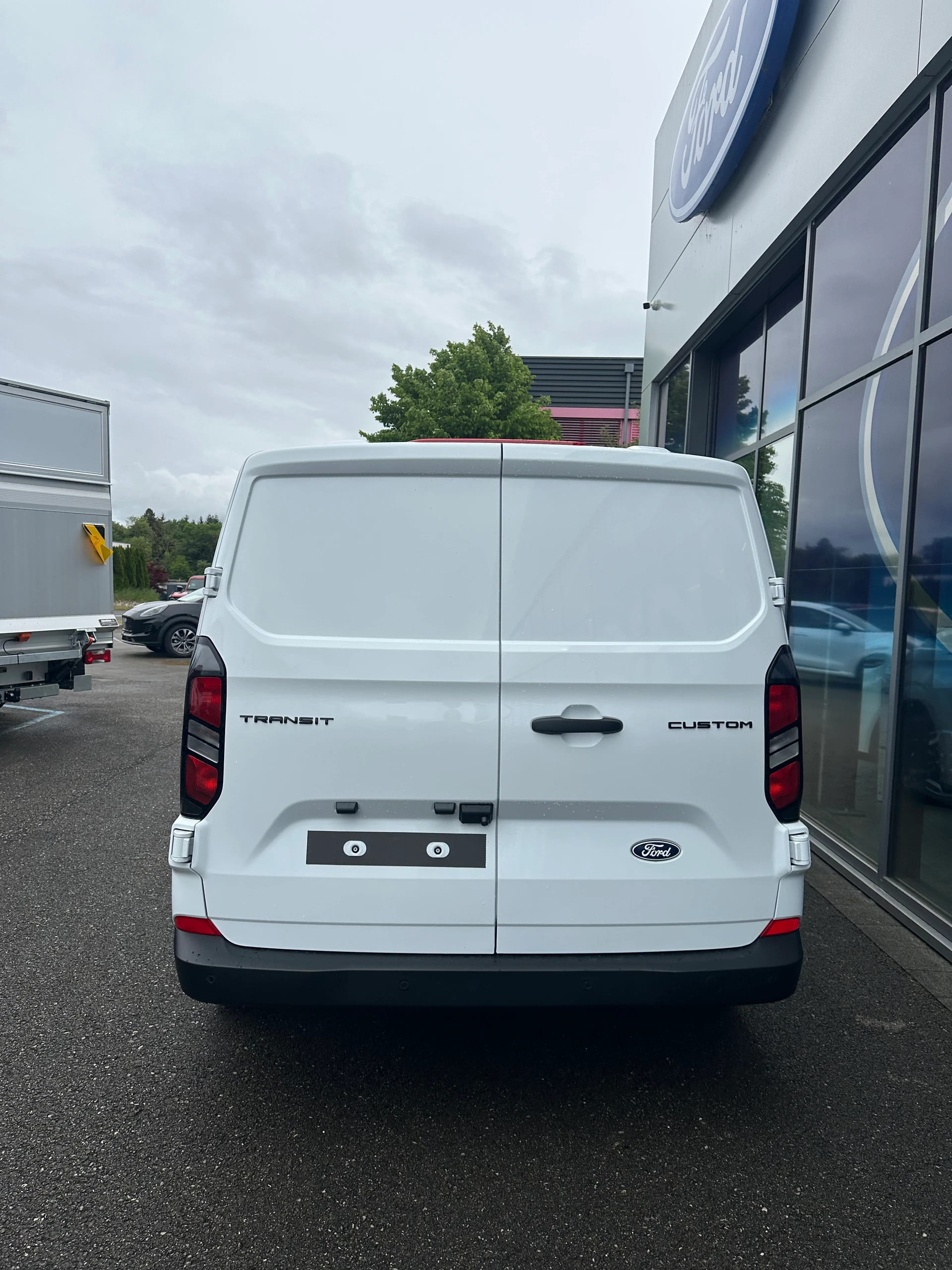 FORD Transit Custom Van 320 L2 2.0 EcoBl Trend/170CV/Aut.-image-4