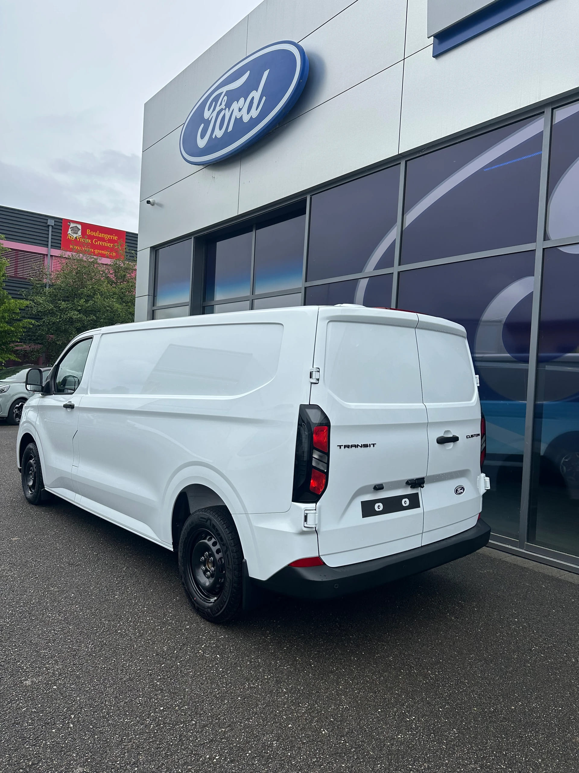 FORD Transit Custom Van 320 L2 2.0 EcoBl Trend/170CV/Aut.-image-3