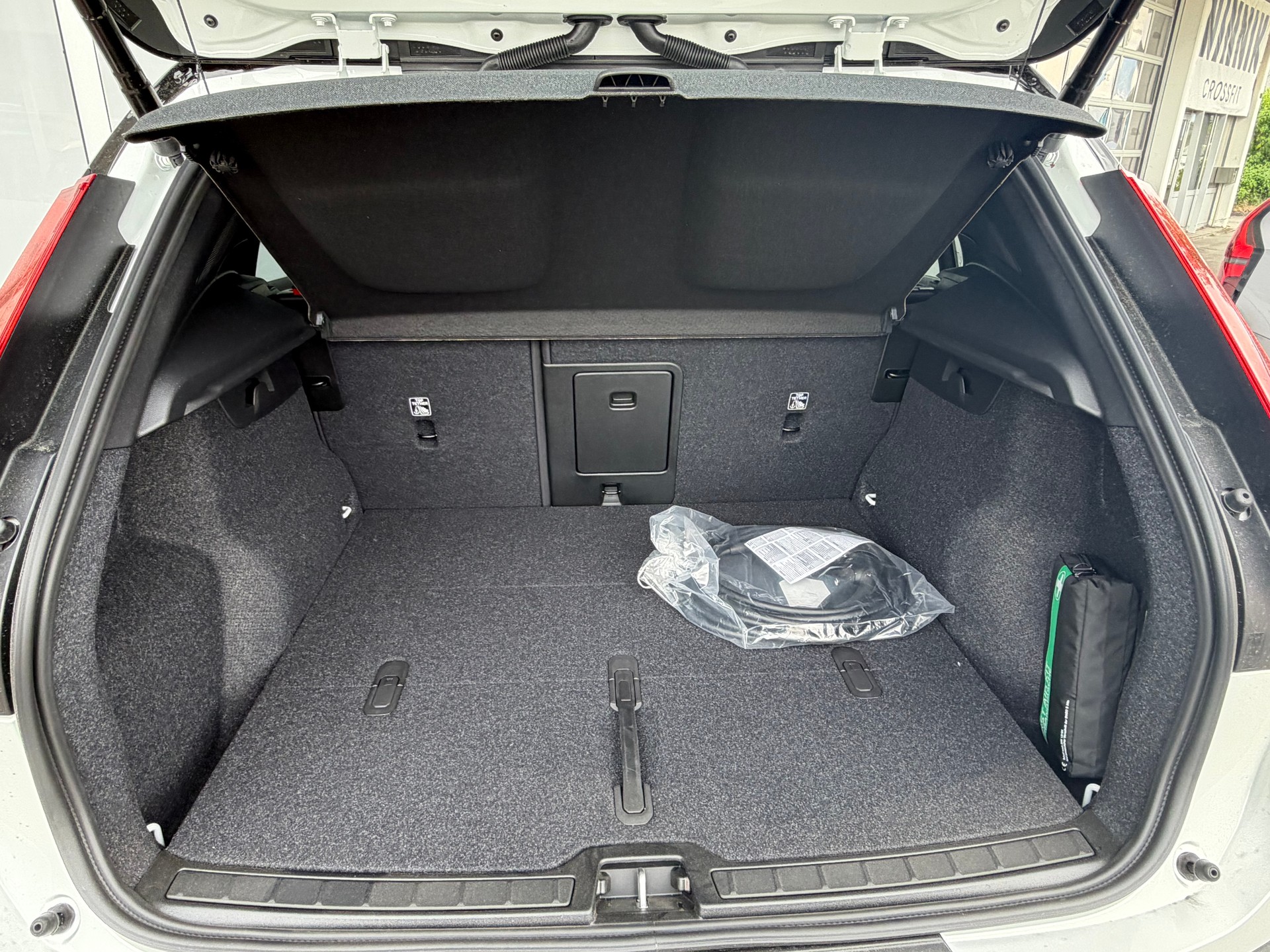 VOLVO EX40 Twin Motor AWD Ultra XCENTRIC-image-17