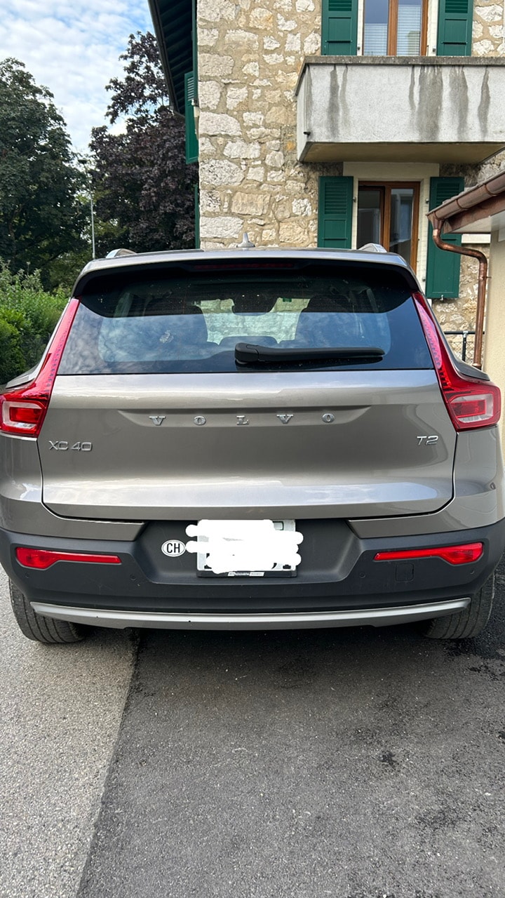 VOLVO XC40 1.5 T2 Momentum-image-1