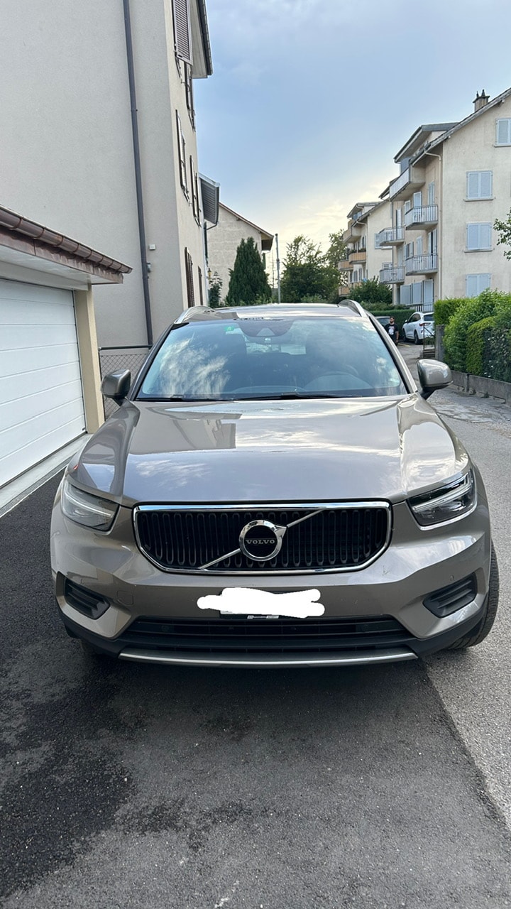 VOLVO XC40 1.5 T2 Momentum-image-2