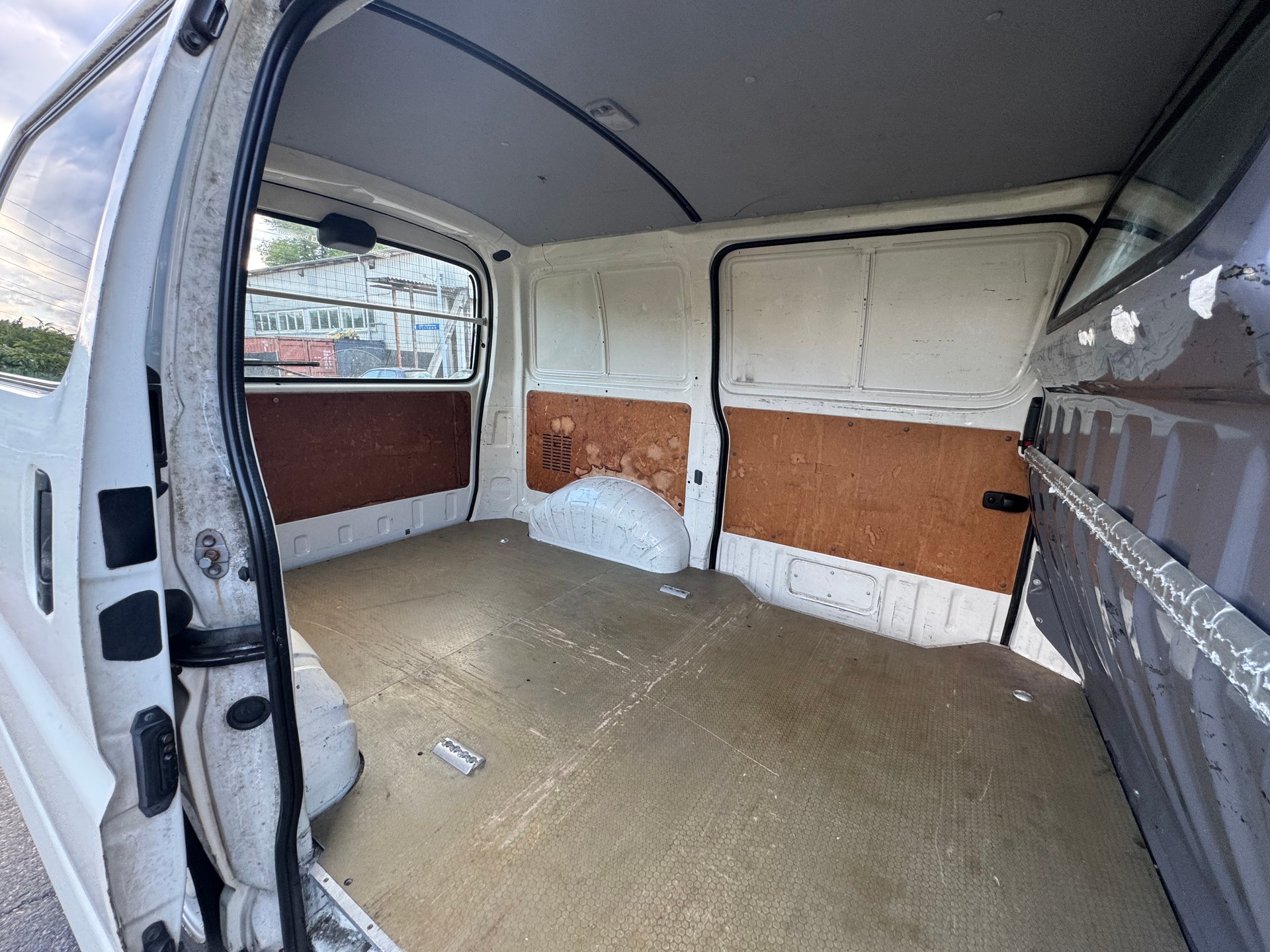 TOYOTA Hiace D-4D A/T Van-image-10