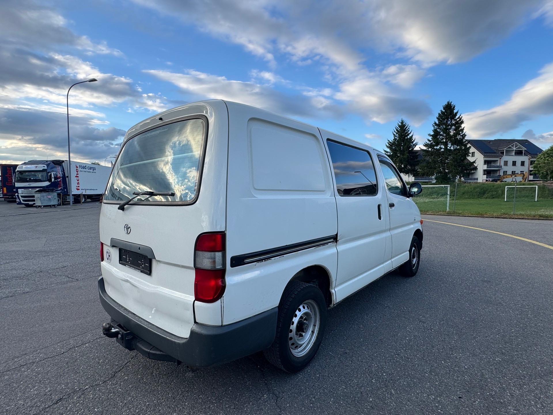TOYOTA Hiace D-4D A/T Van-image-8
