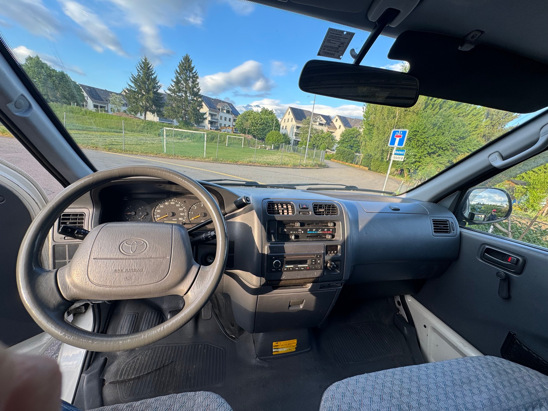 TOYOTA Hiace D-4D A/T Van-image-11