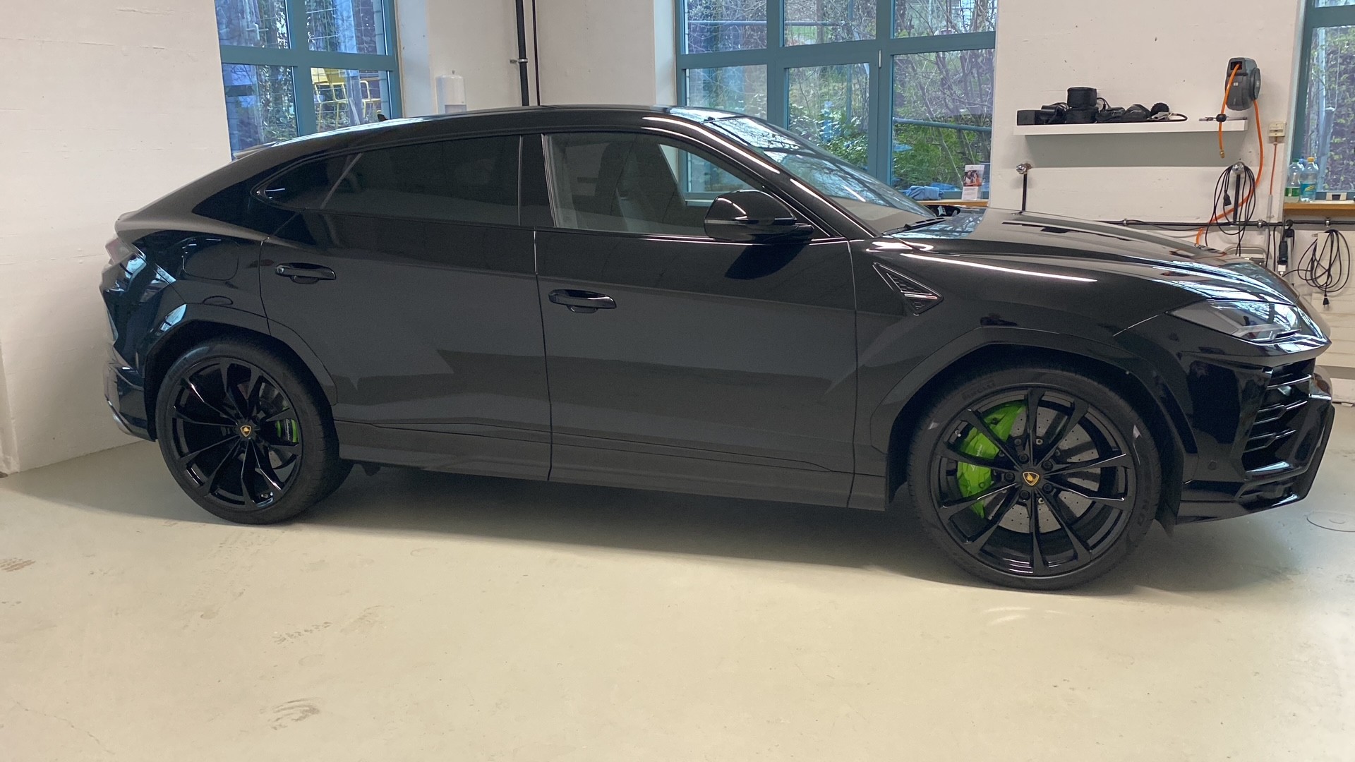 LAMBORGHINI 4.0-image-2