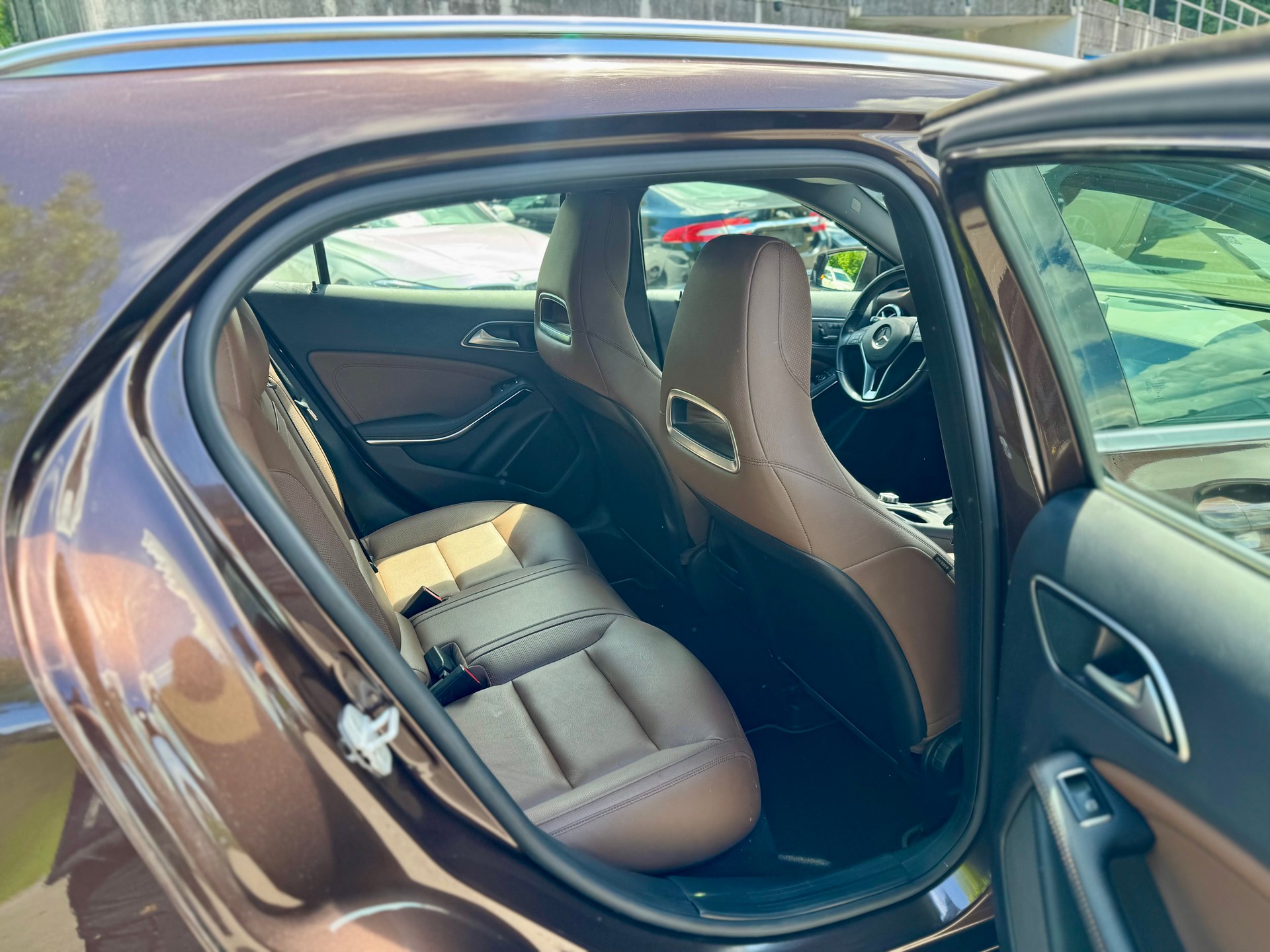 MERCEDES-BENZ GLA 250 4Matic 7G-DCT-image-13