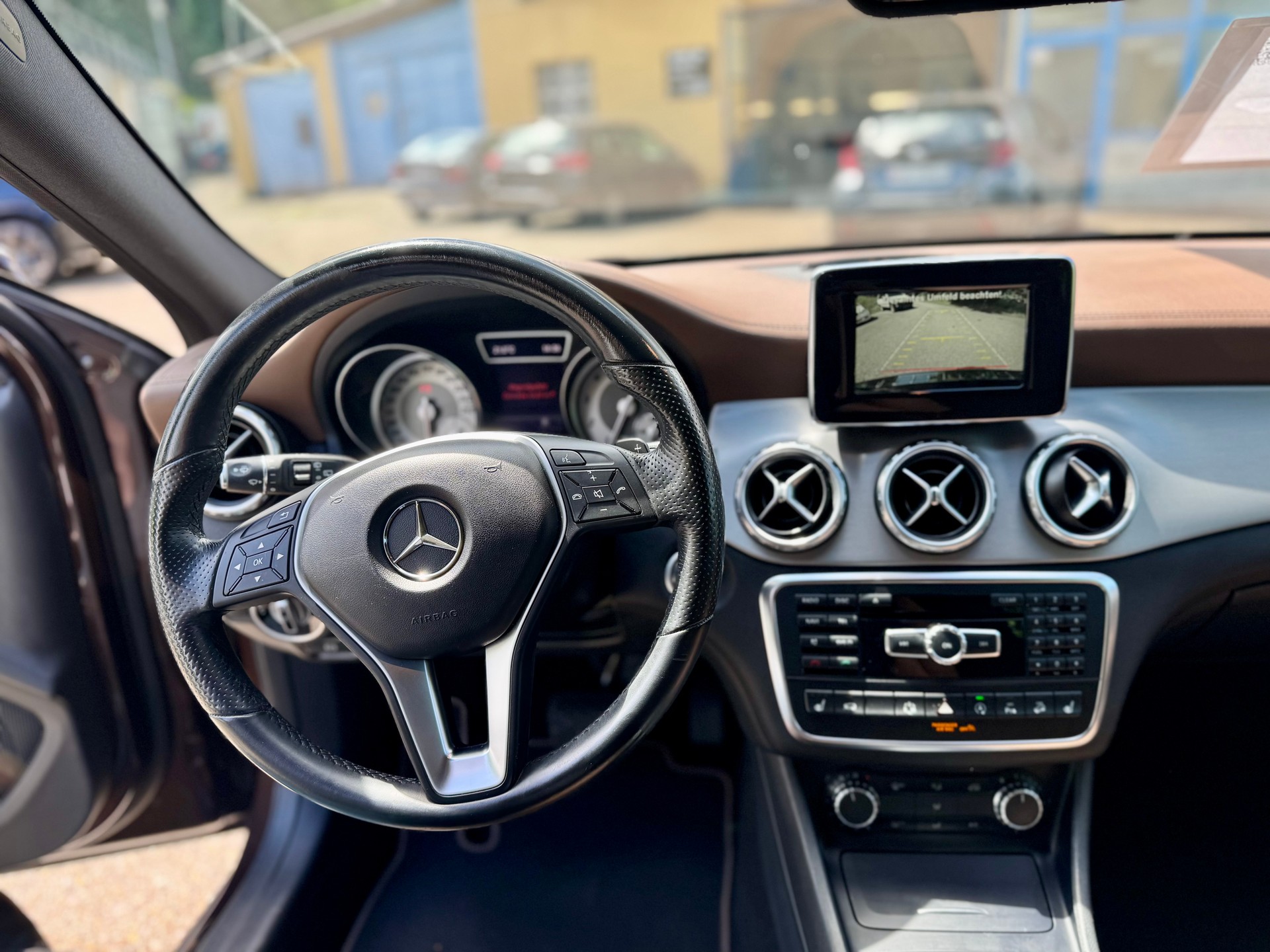 MERCEDES-BENZ GLA 250 4Matic 7G-DCT-image-10