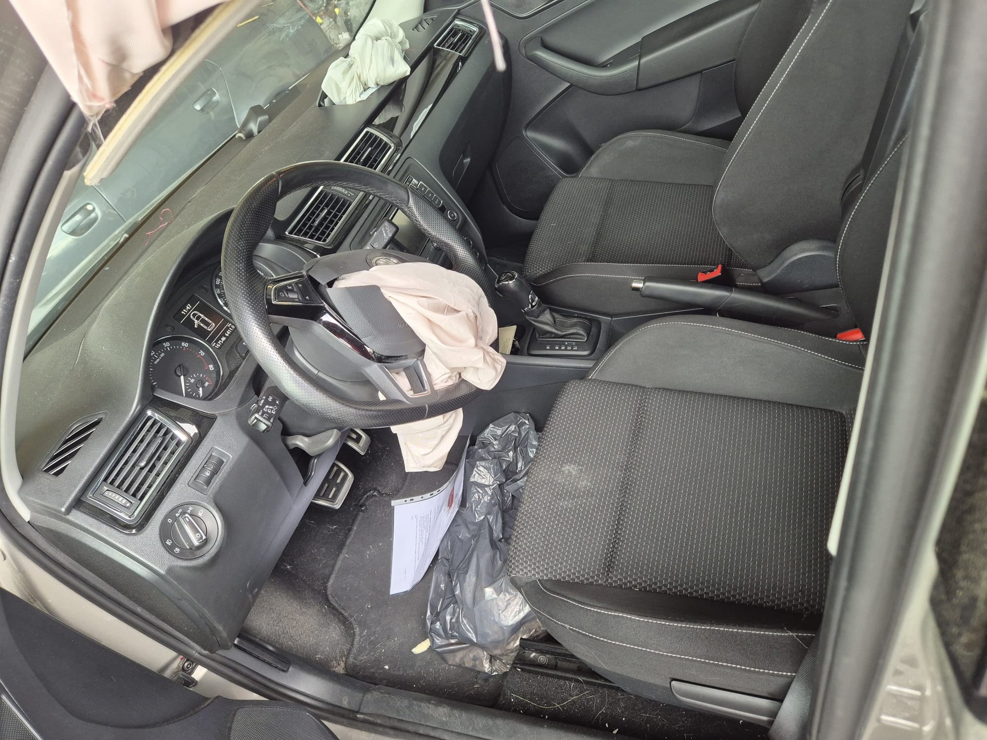 SKODA Rapid Spaceback 1.4 TSI Swiss Ed. DSG-image-13