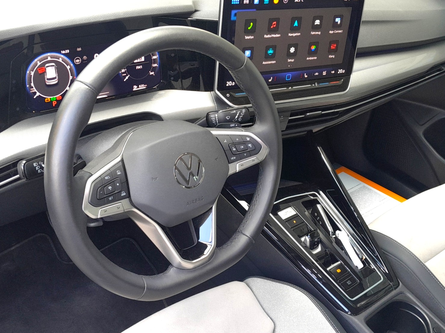 VW Golf 1.5 e TSI mHEV Style DSG-image-7