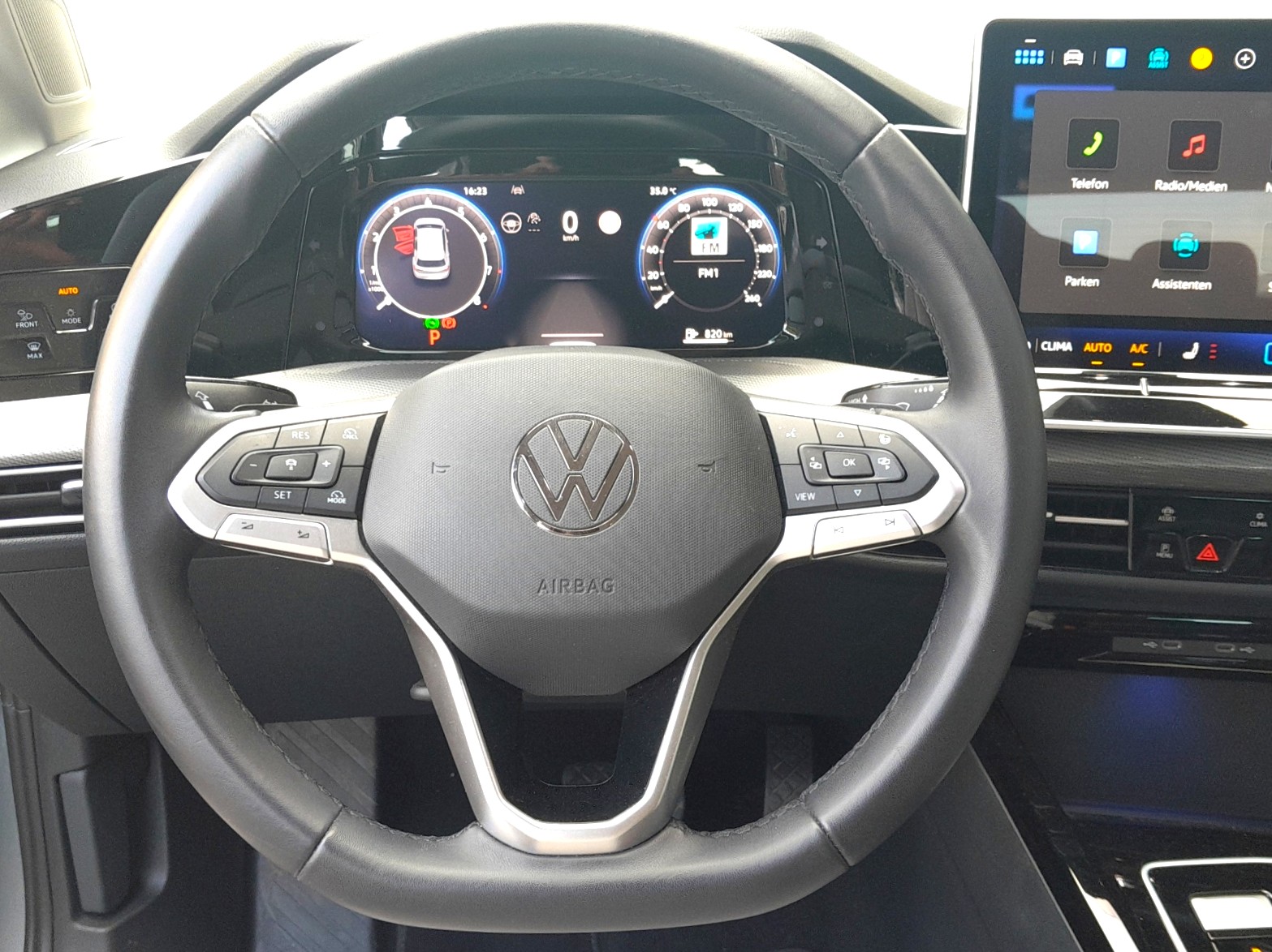 VW Golf 1.5 e TSI mHEV Style DSG-image-9