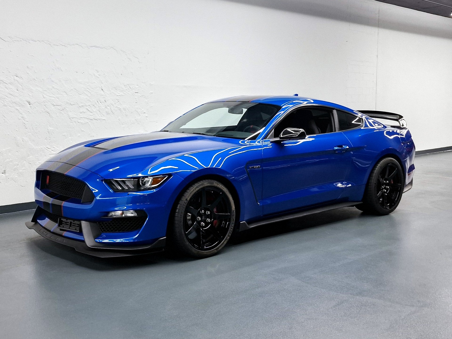 FORD Mustang Shelby GT350R-image-5