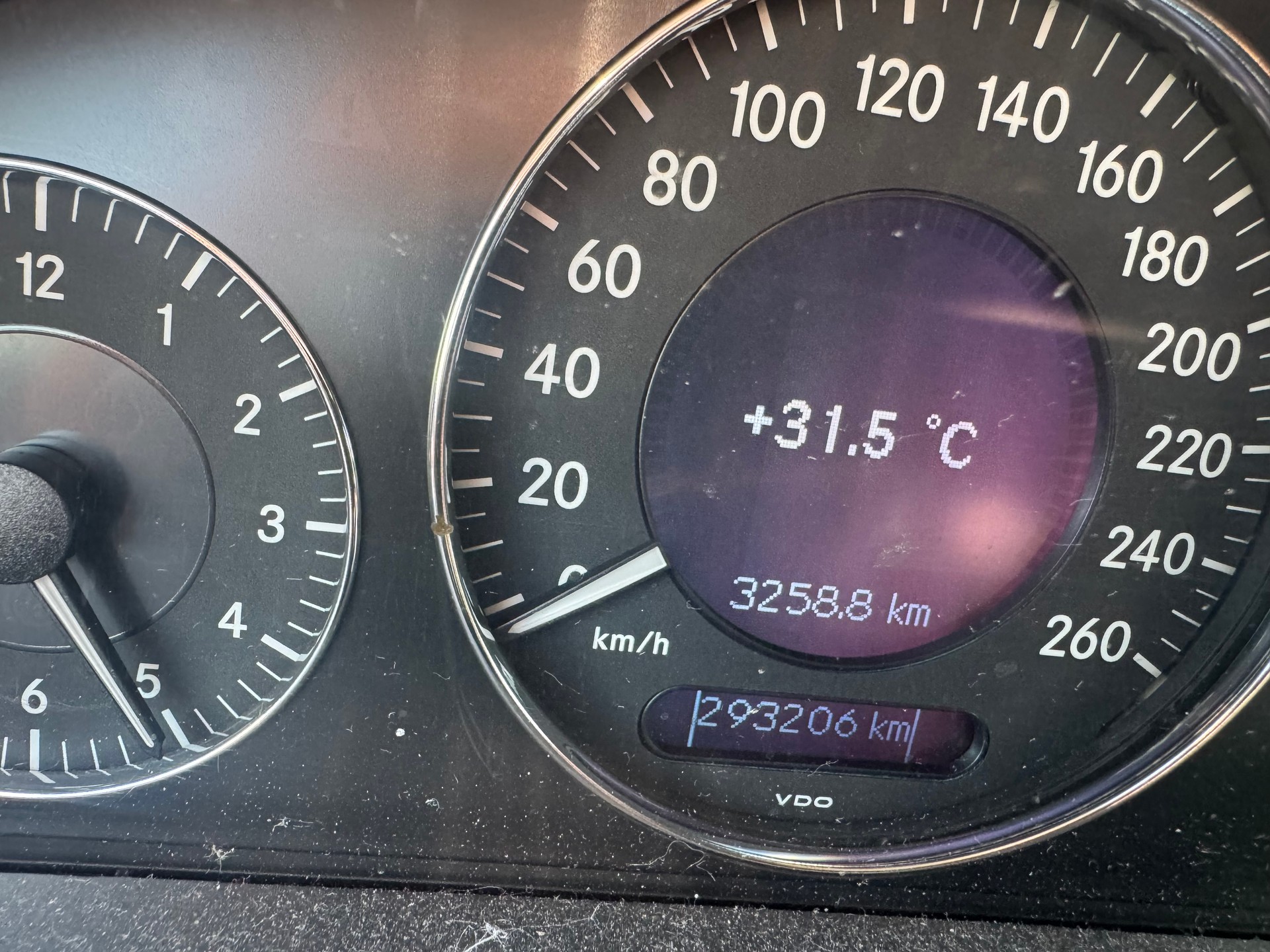 MERCEDES-BENZ E 320 Classic 4Matic Automatic-image-9