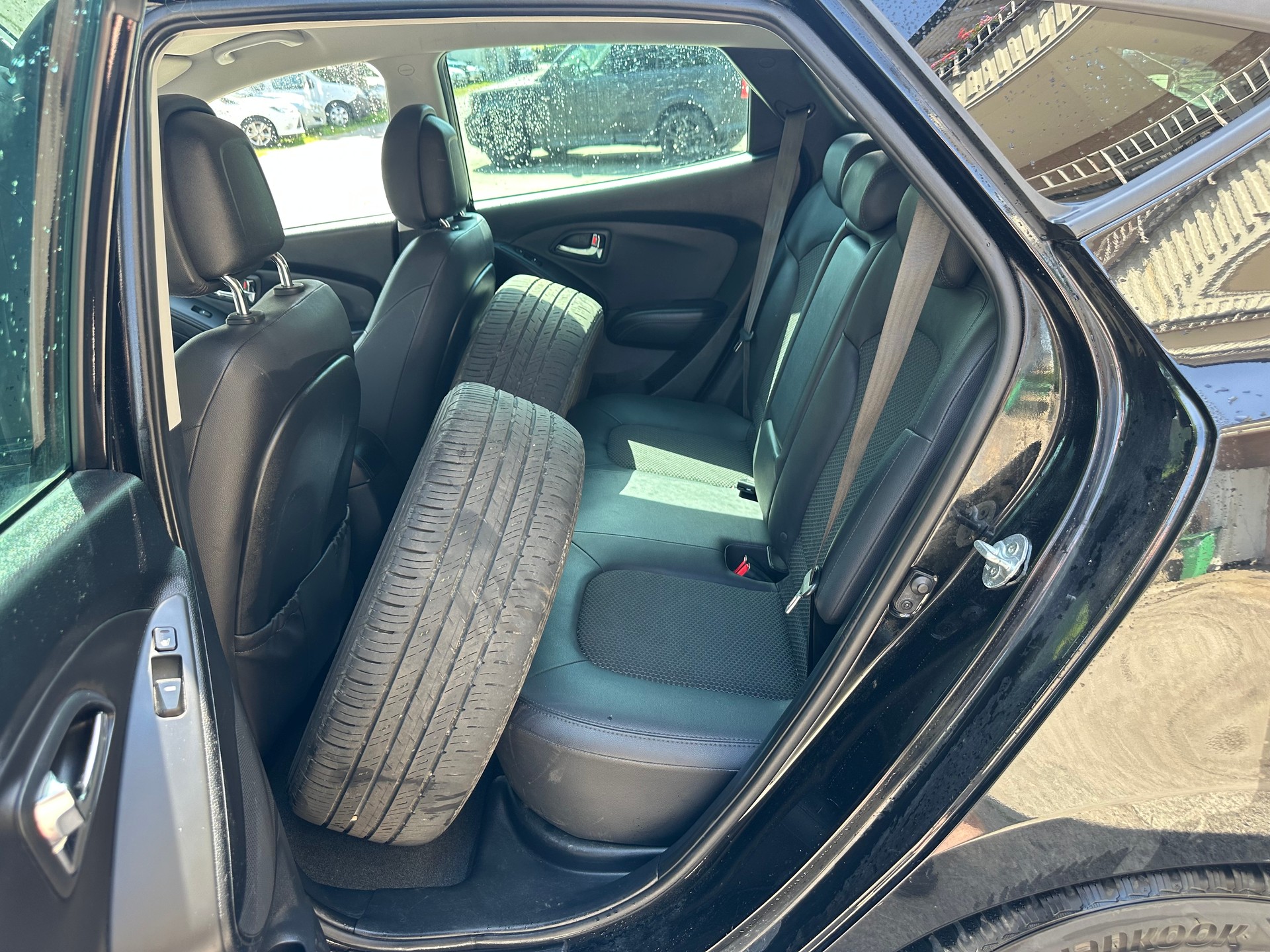 HYUNDAI iX 35 2.0 CRDi Style 4WD Automatic-image-7