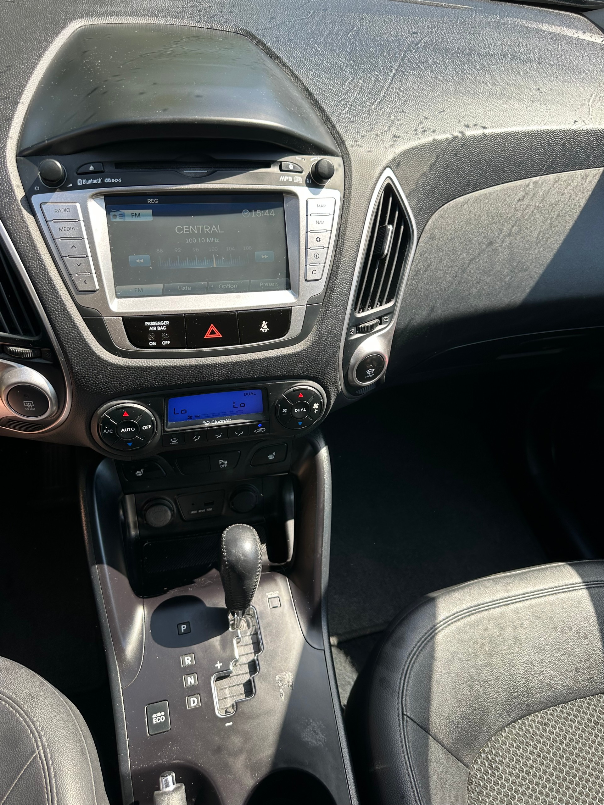 HYUNDAI iX 35 2.0 CRDi Style 4WD Automatic-image-10