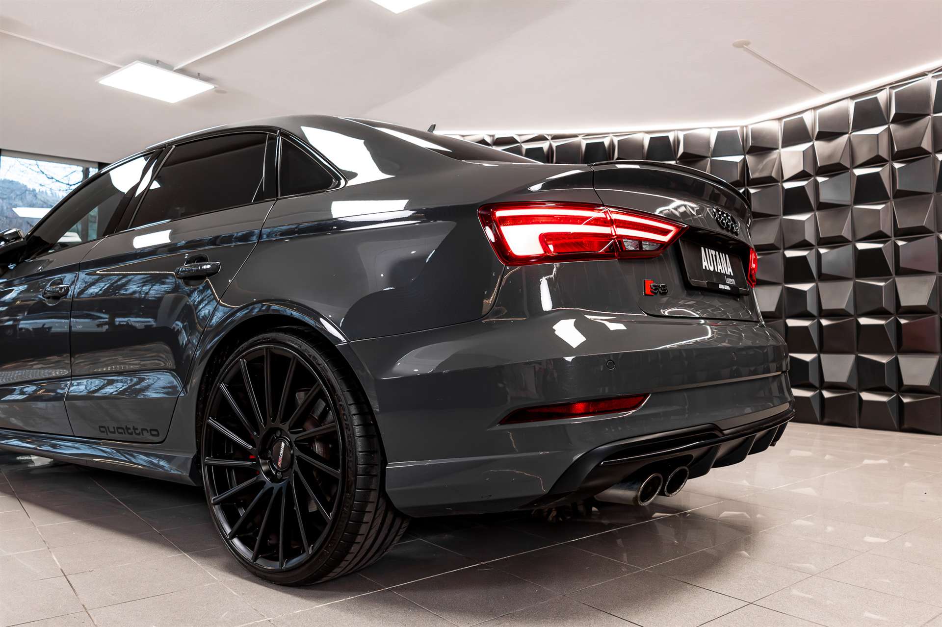 AUDI S3 Limousine 2.0 TFSI quattro S-tronic-image-30