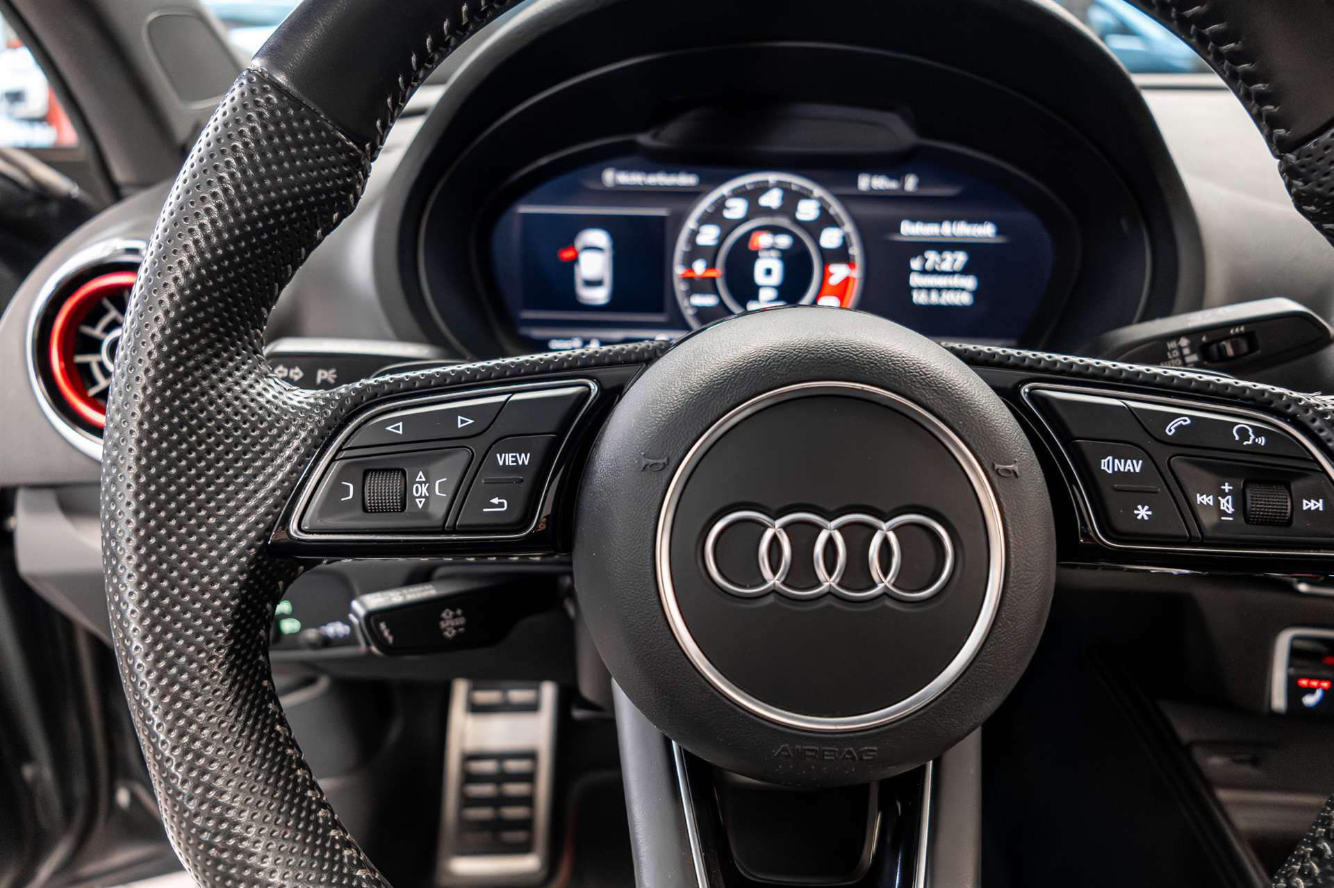 AUDI S3 Limousine 2.0 TFSI quattro S-tronic-image-7