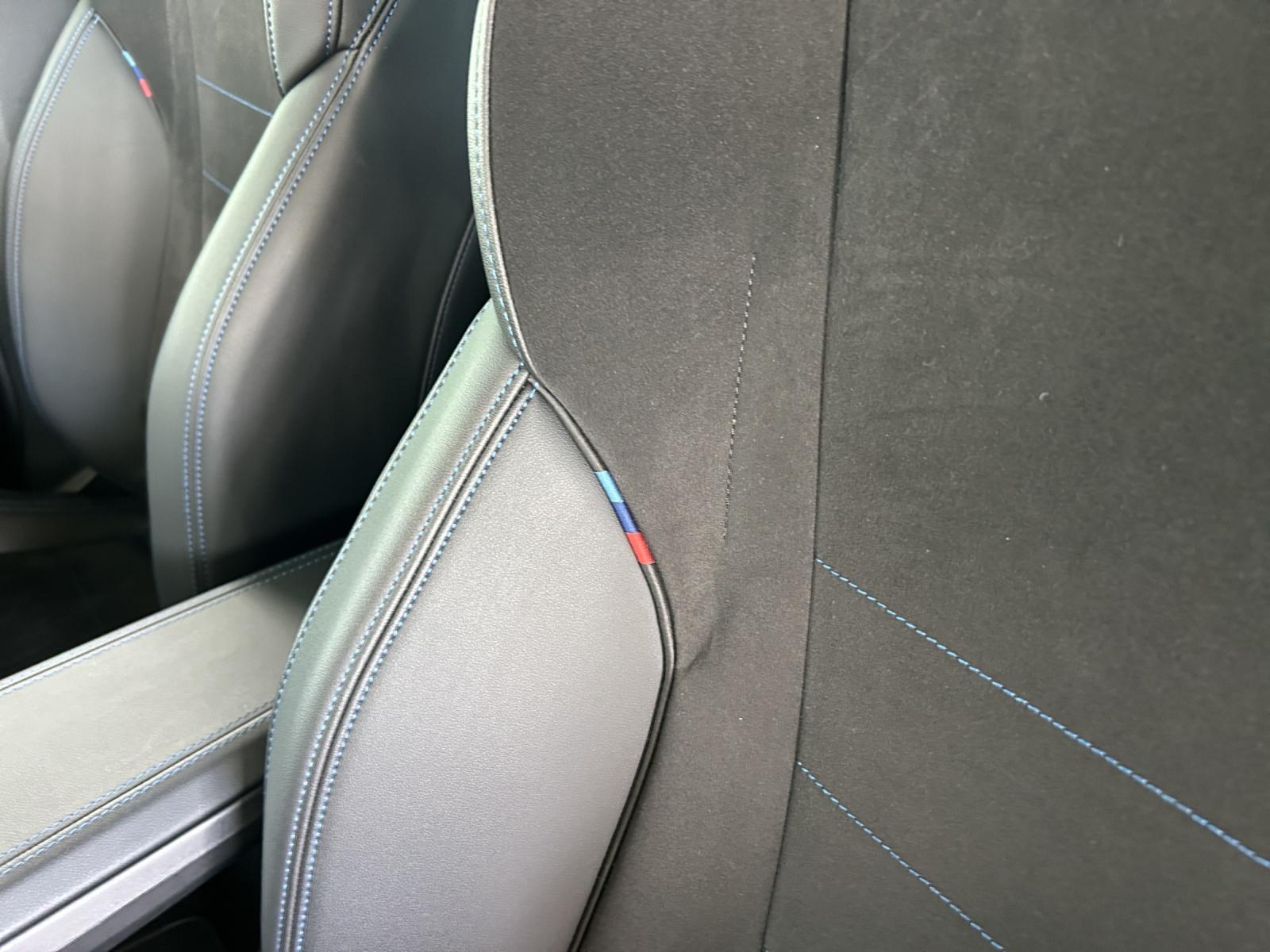 BMW 220i Active Tourer-image-18