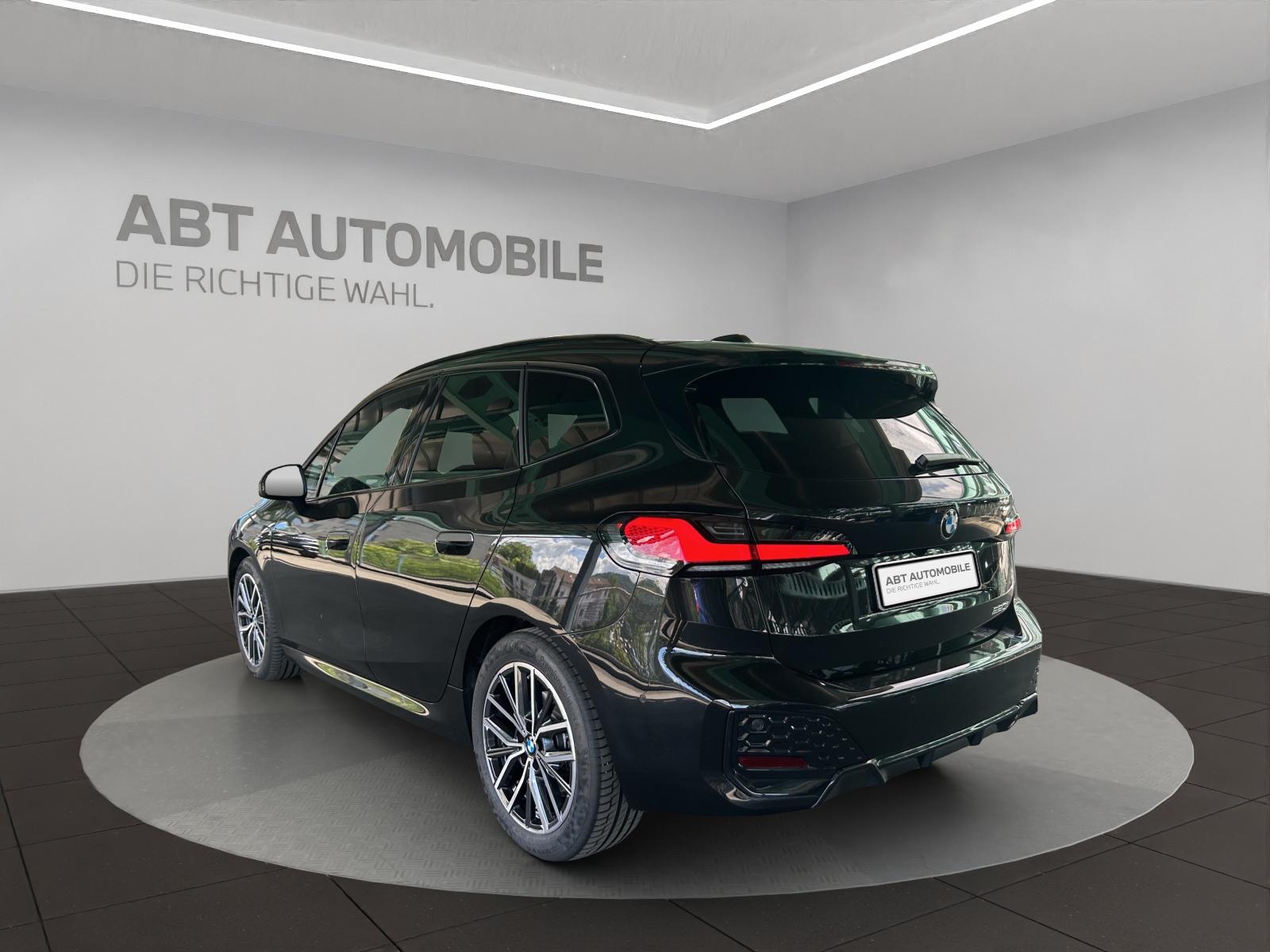 BMW 220i Active Tourer-showroom-element-3