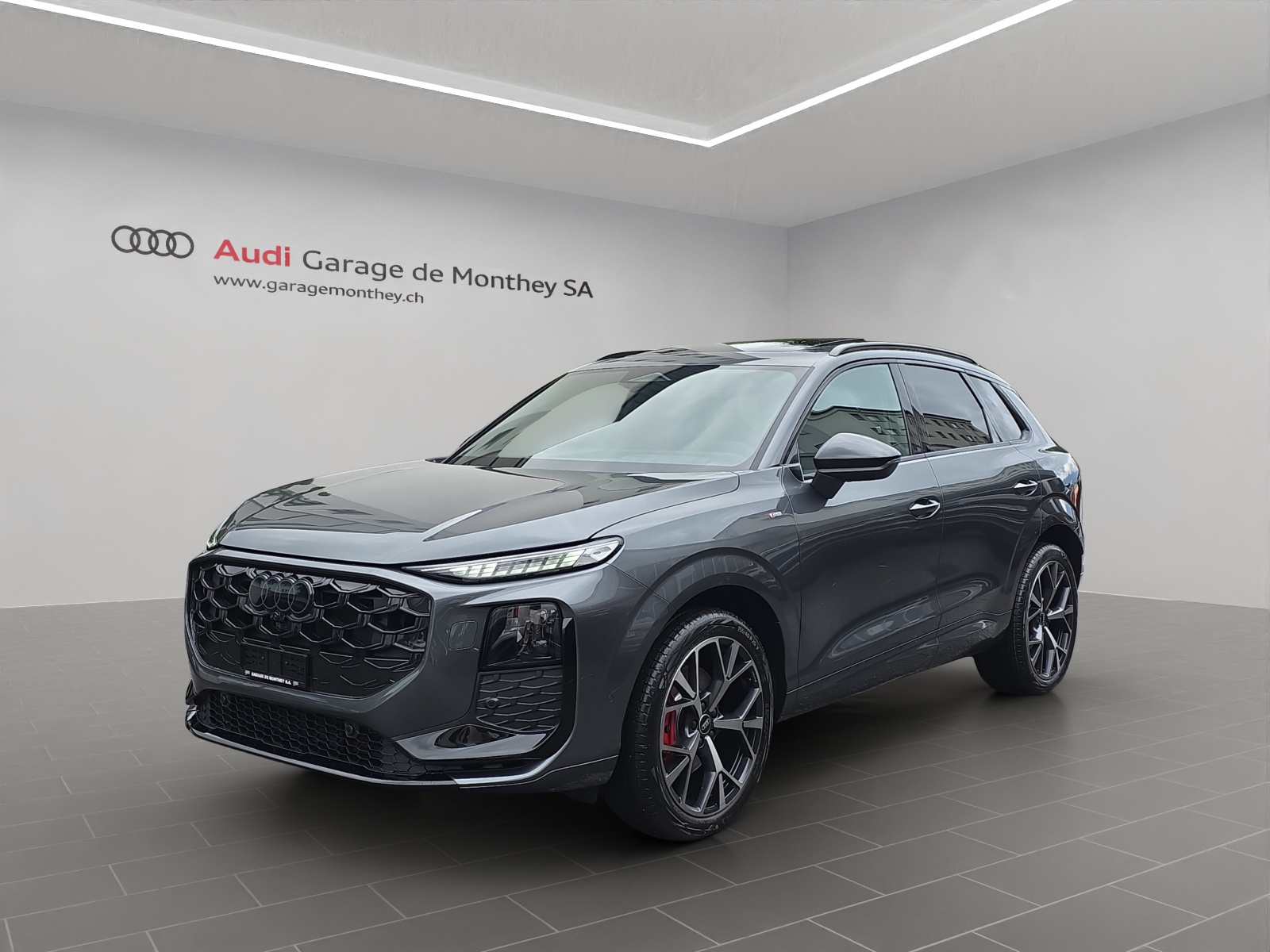 AUDI Q3 SUV TFSI quattro 195 kW S tronic-image-0