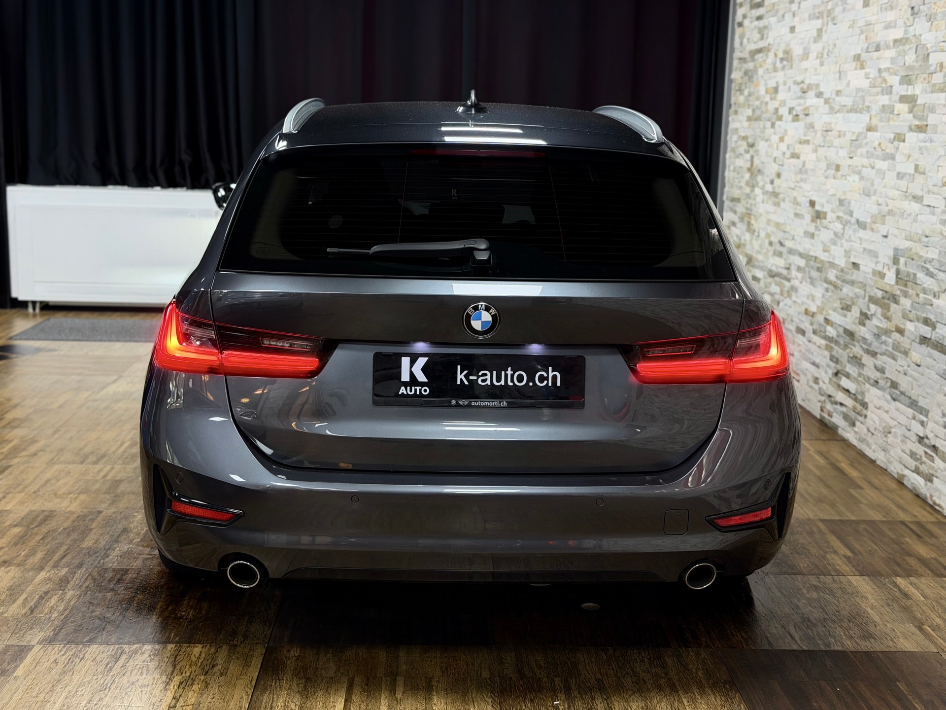 BMW 318d 48V Touring Sport Line Steptronic-image-2