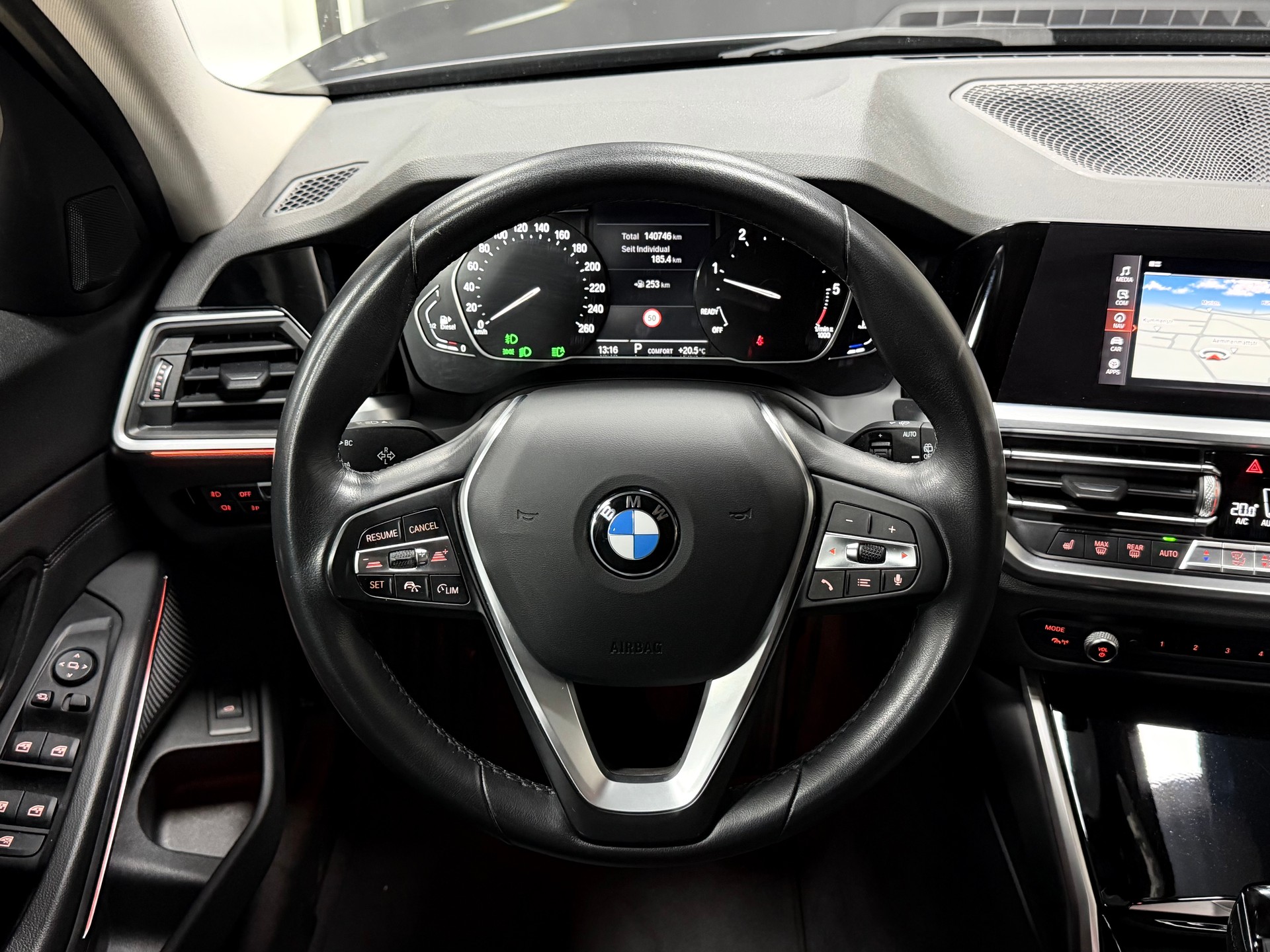 BMW 318d 48V Touring Sport Line Steptronic-image-12