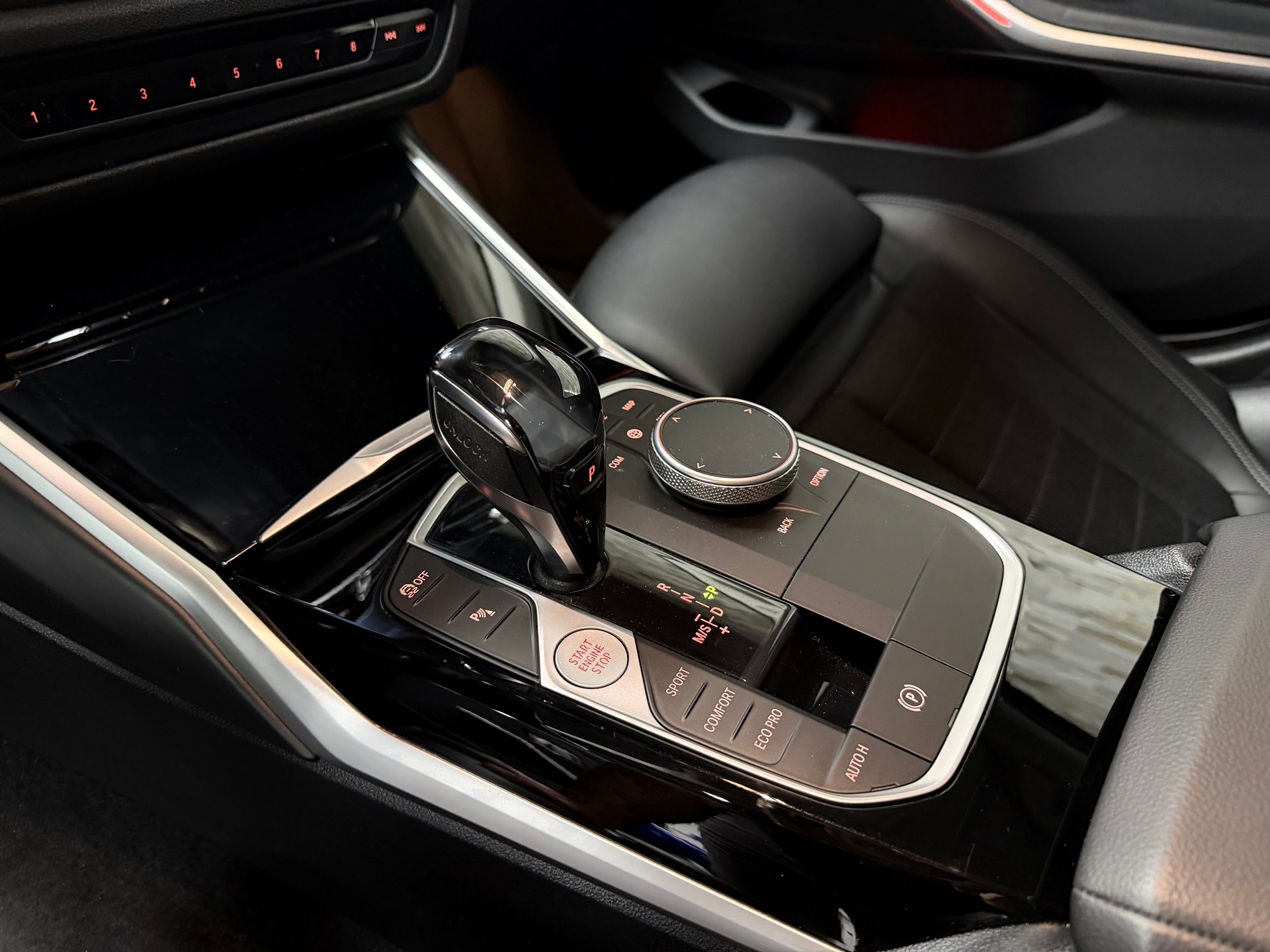 BMW 318d 48V Touring Sport Line Steptronic-image-14