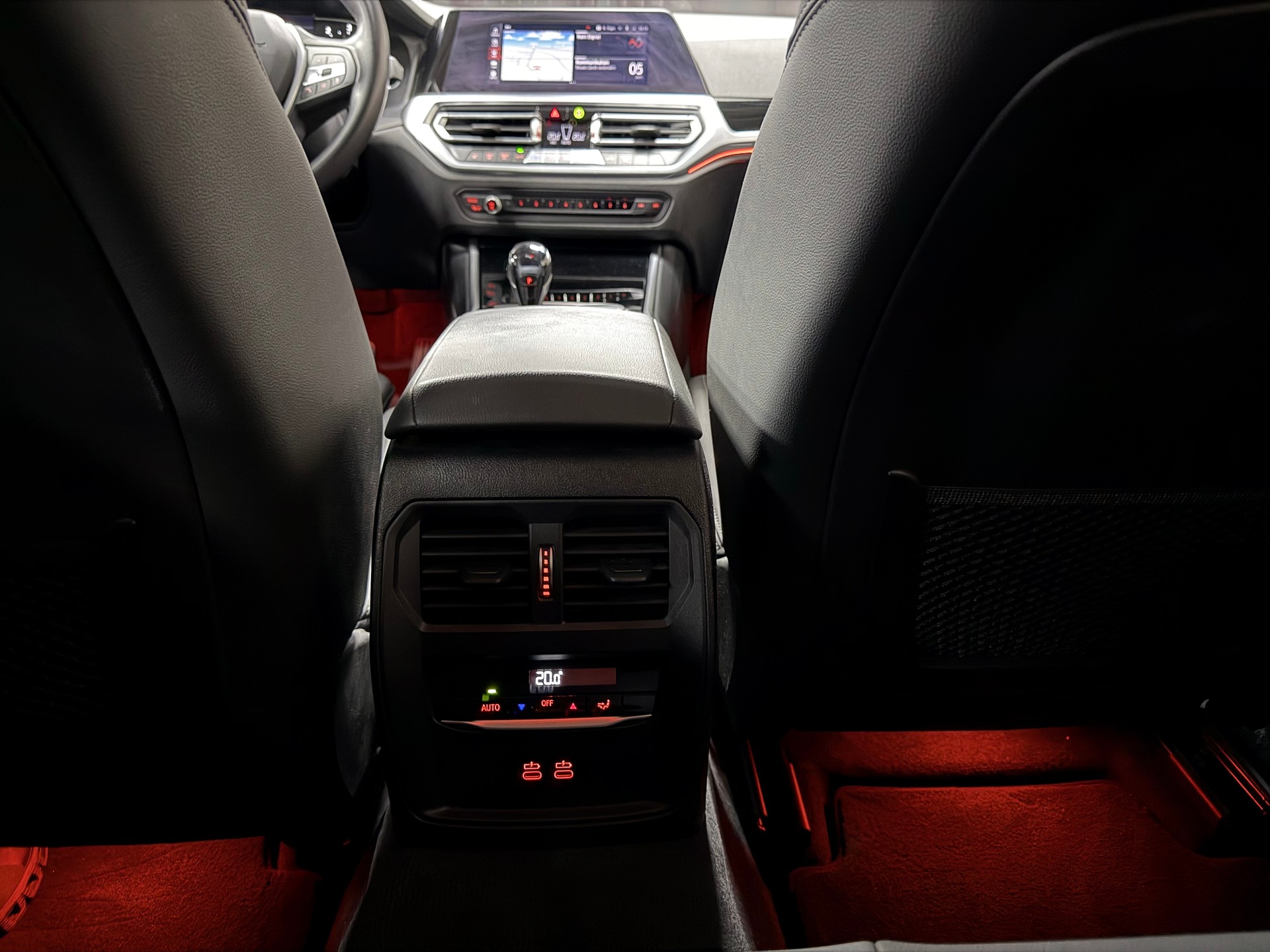 BMW 318d 48V Touring Sport Line Steptronic-image-19