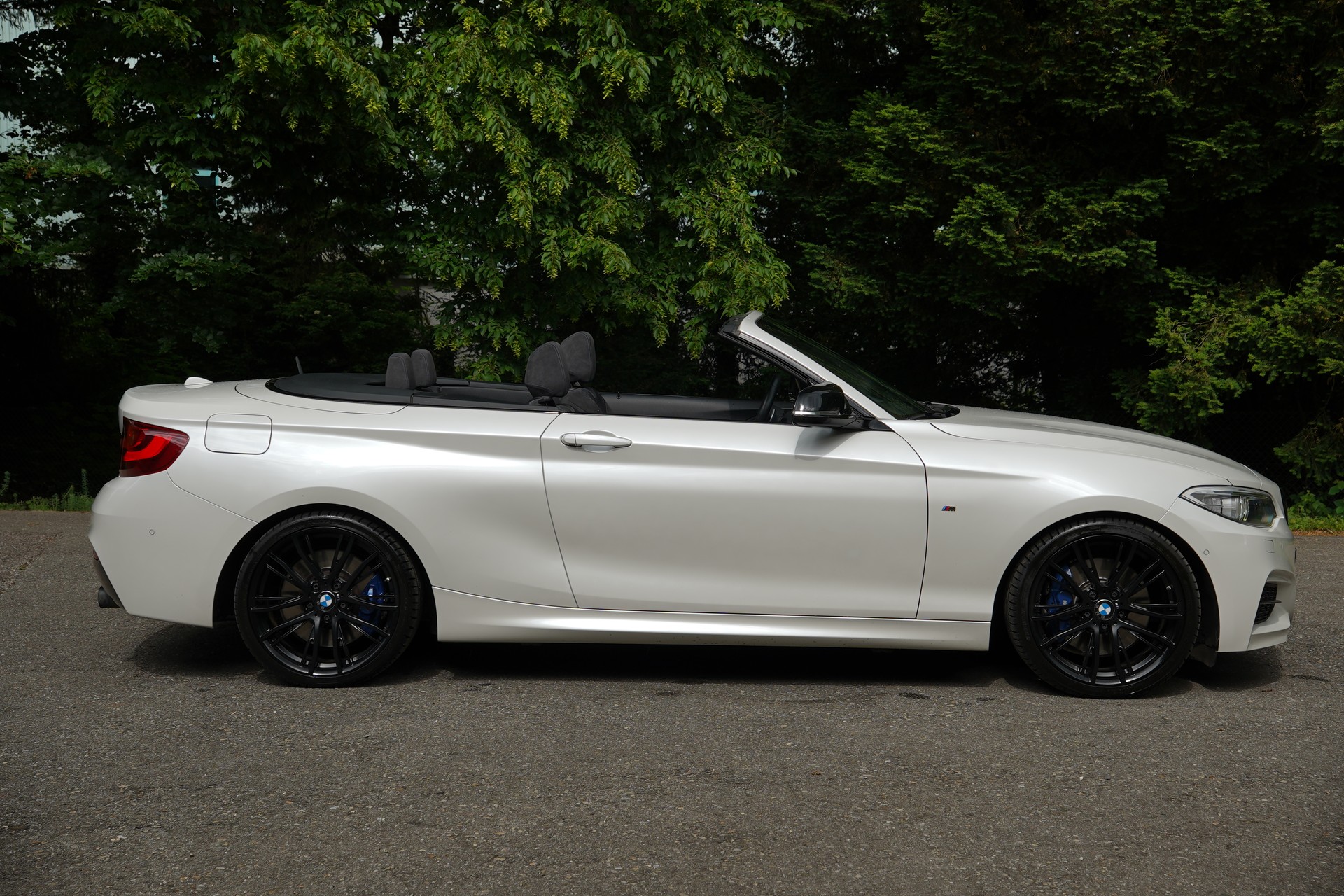 BMW M240i xDrive Steptronic-showroom-element-1