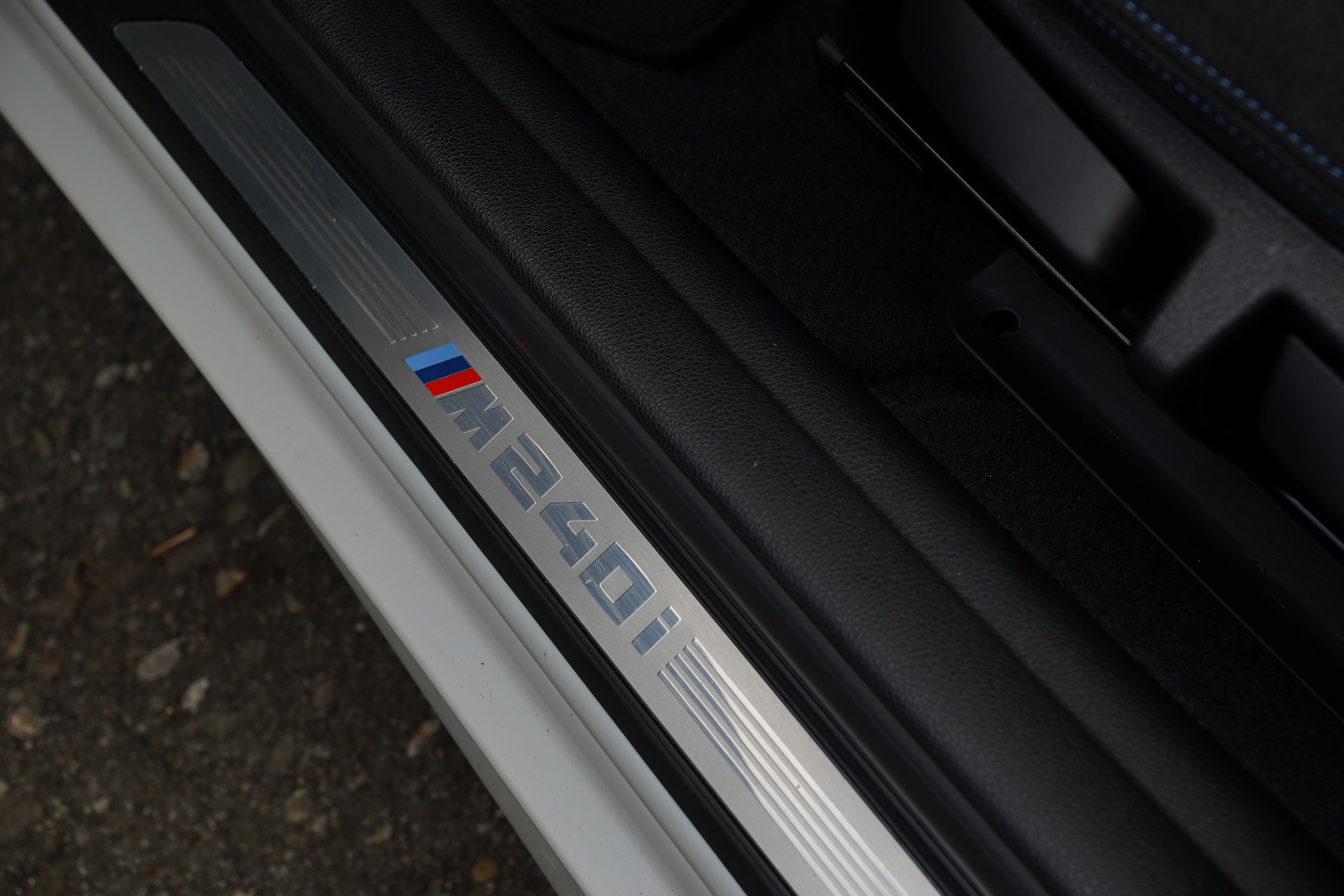 BMW M240i xDrive Steptronic-image-27